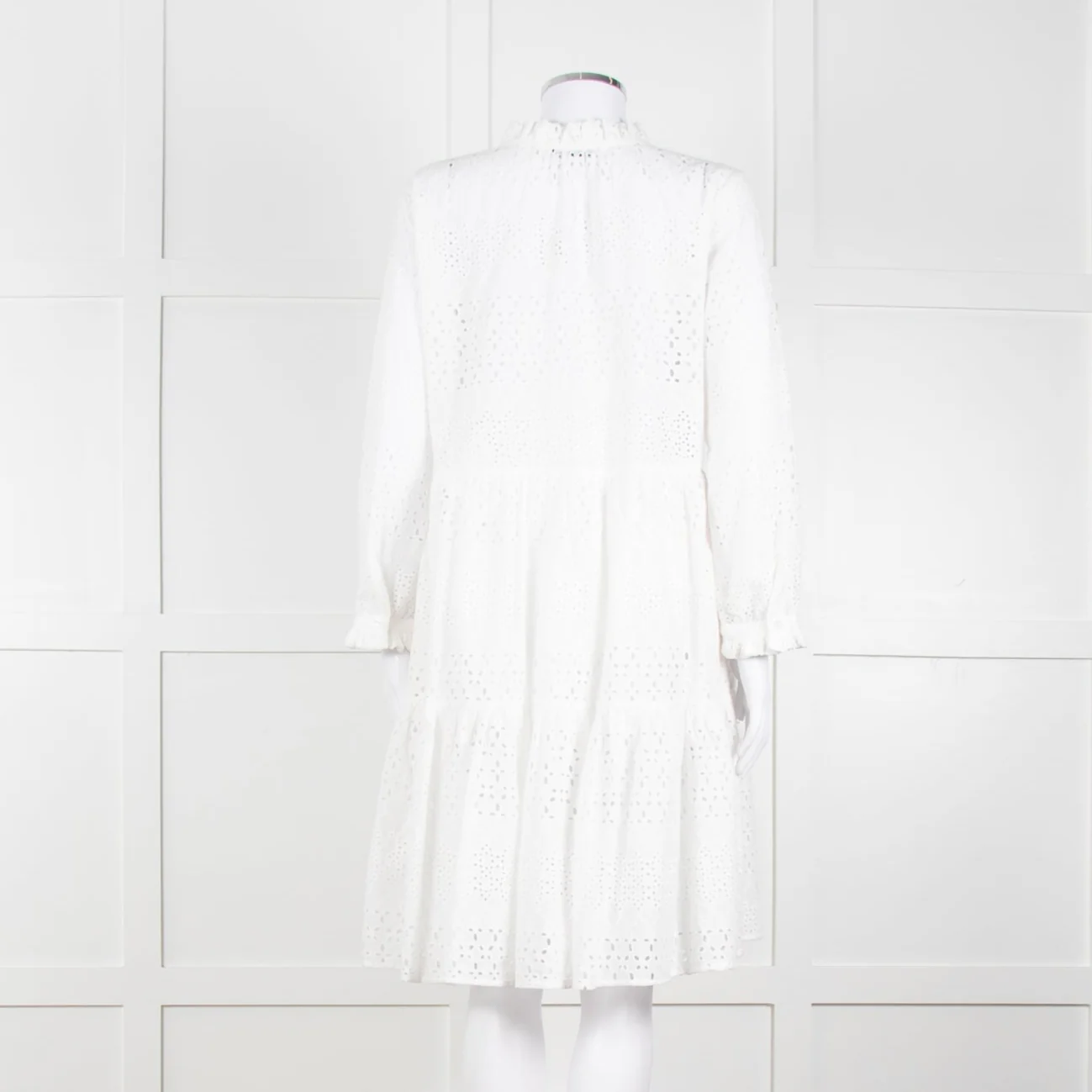 0039 Italy White Broderie Anglaise Short Dress - Image 5
