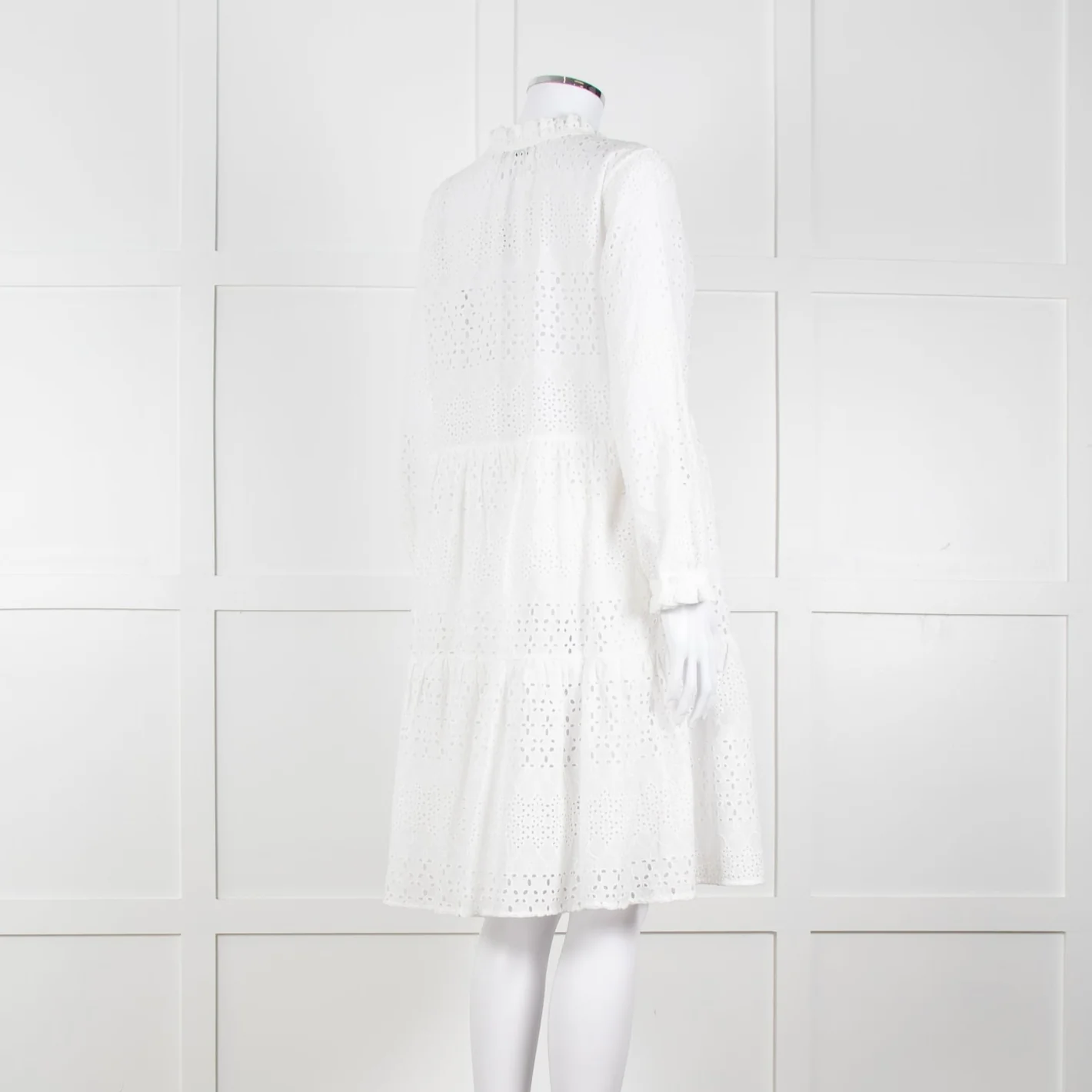 0039 Italy White Broderie Anglaise Short Dress - Image 6
