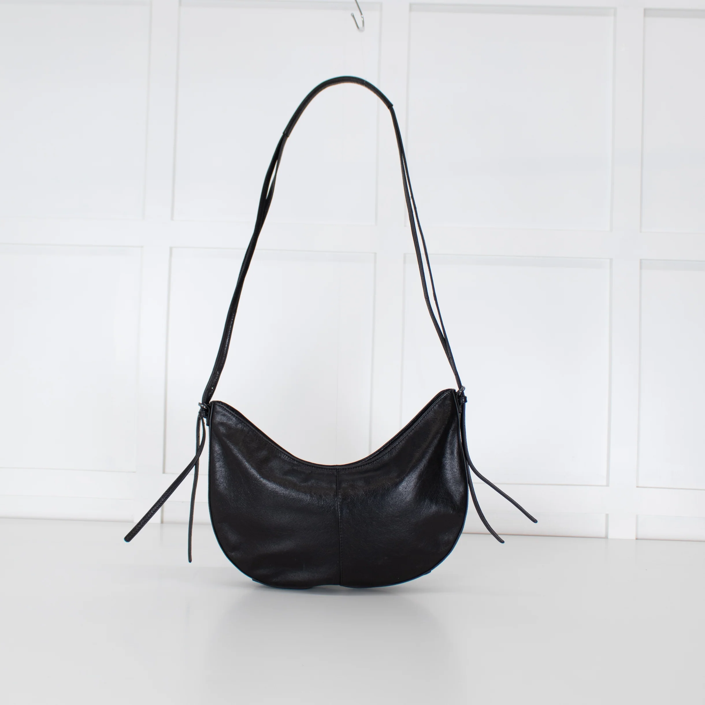 Adolfo Dominguez Black Leather Half Moon Crossbody Bag - Image 4
