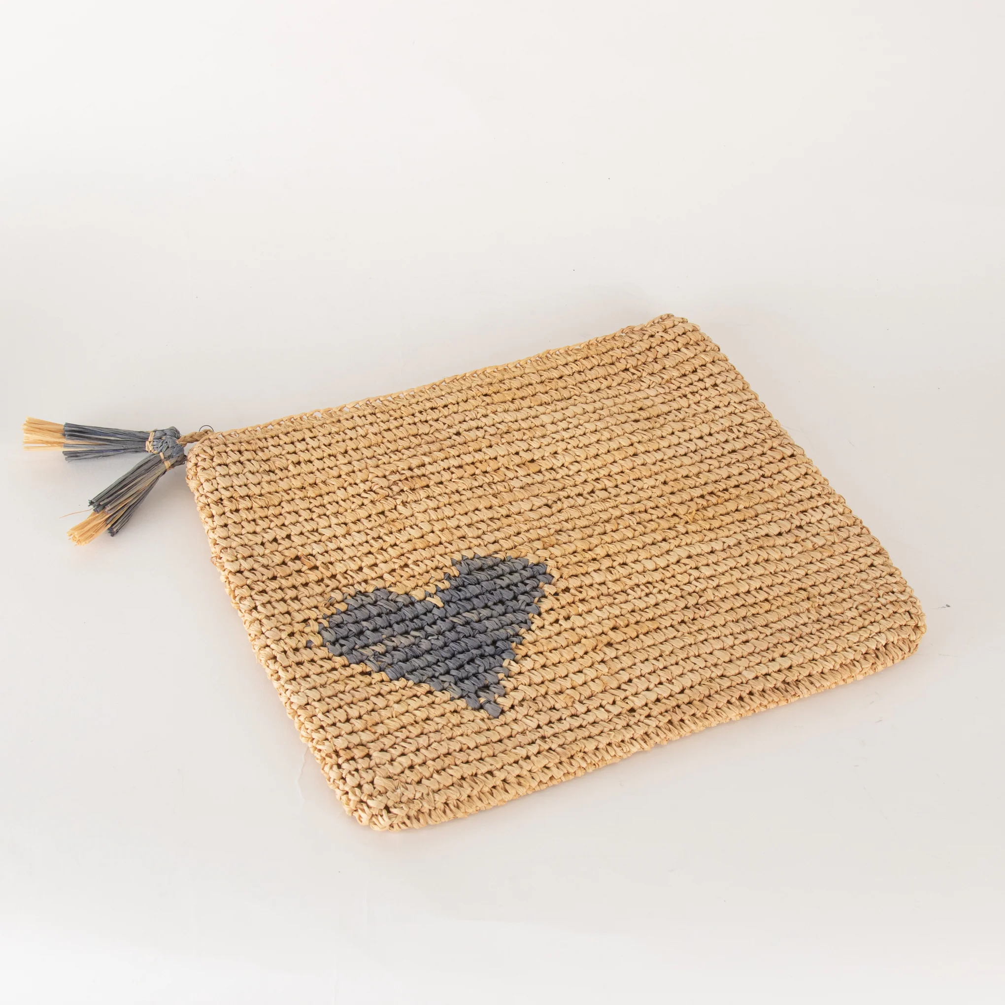 Aerin Large Blue Heart Raffia Zip Pouch - Image 6