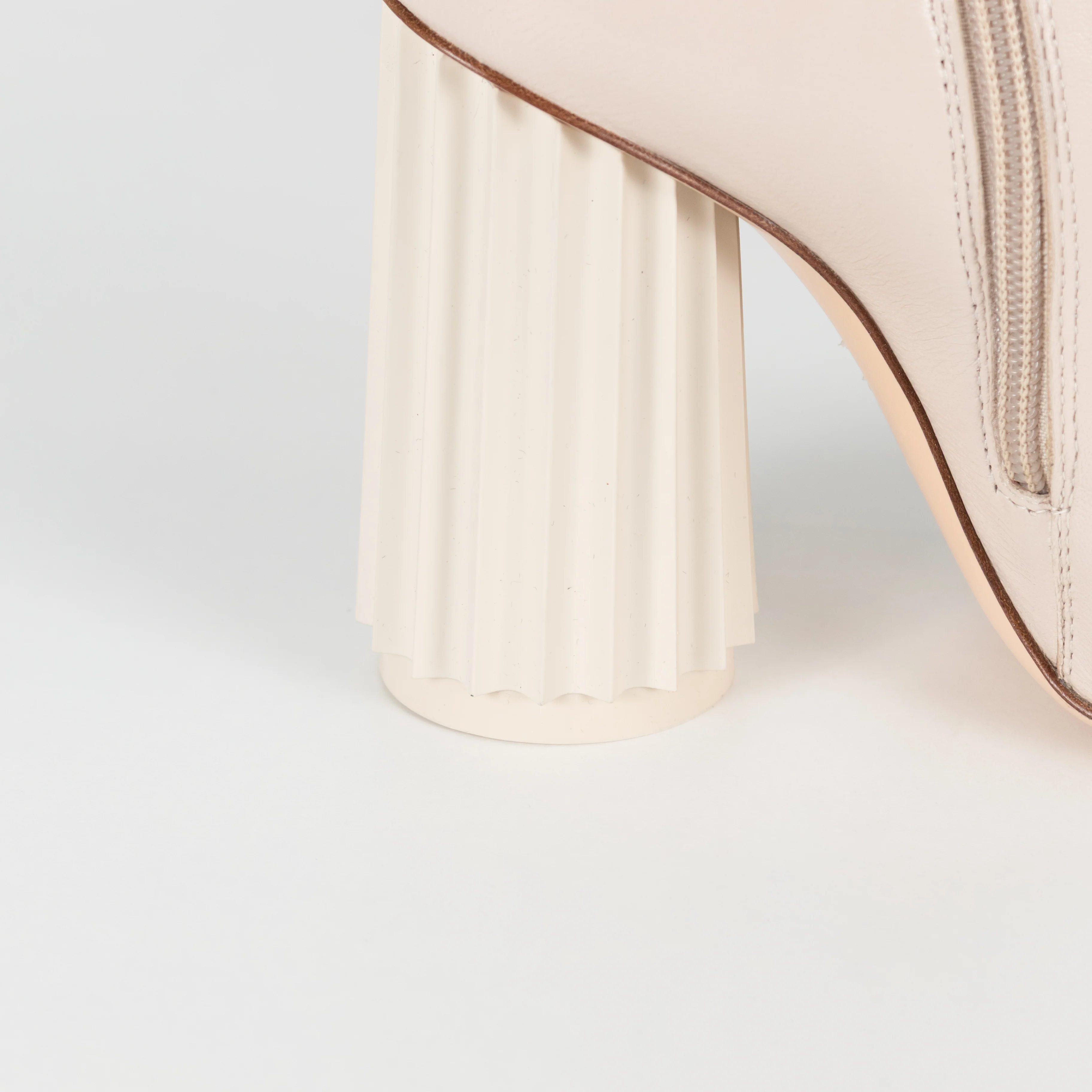 AGL Off White Ankle Boot With High Heel - Image 11