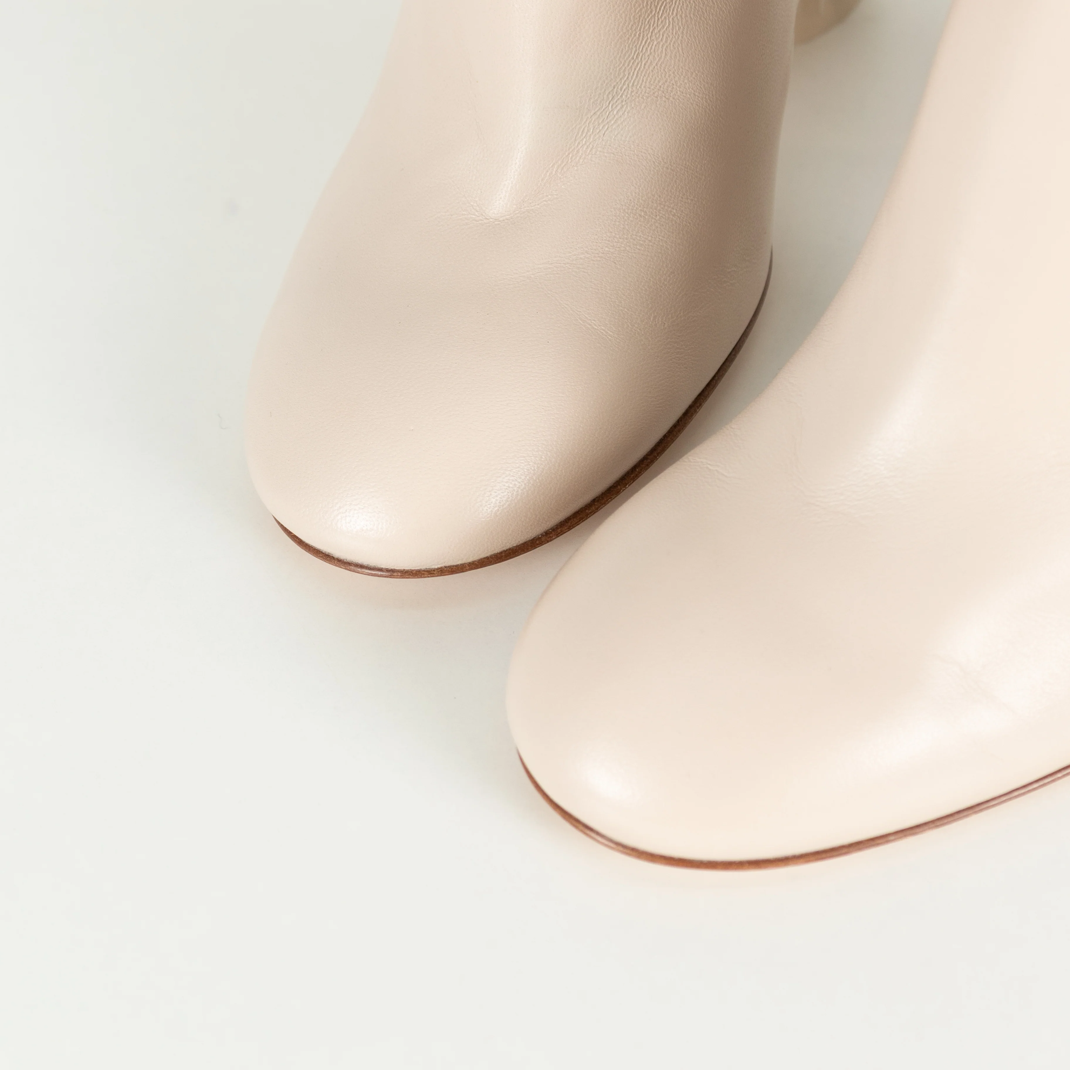 AGL Off White Ankle Boot With High Heel - Image 12