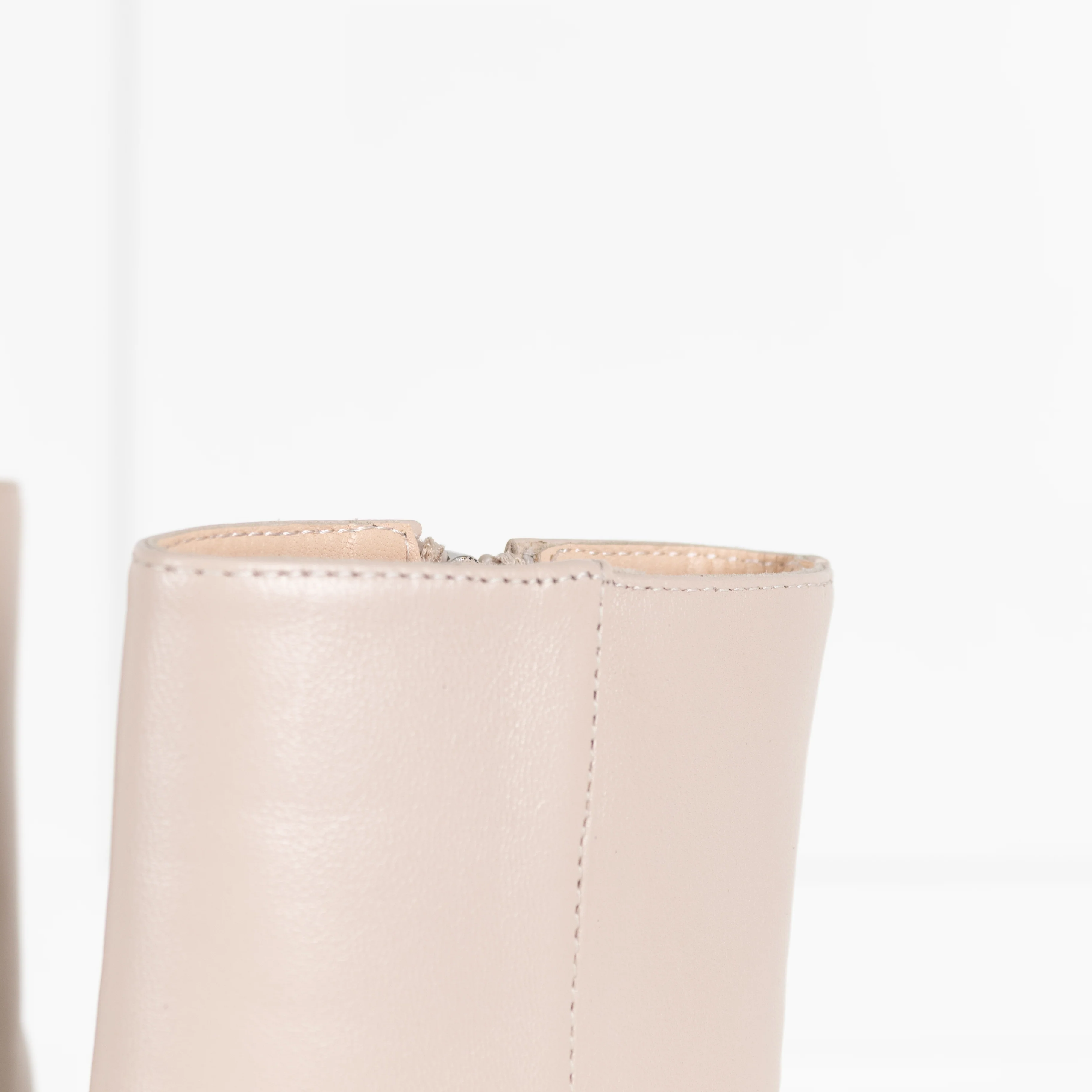 AGL Off White Ankle Boot With High Heel - Image 13