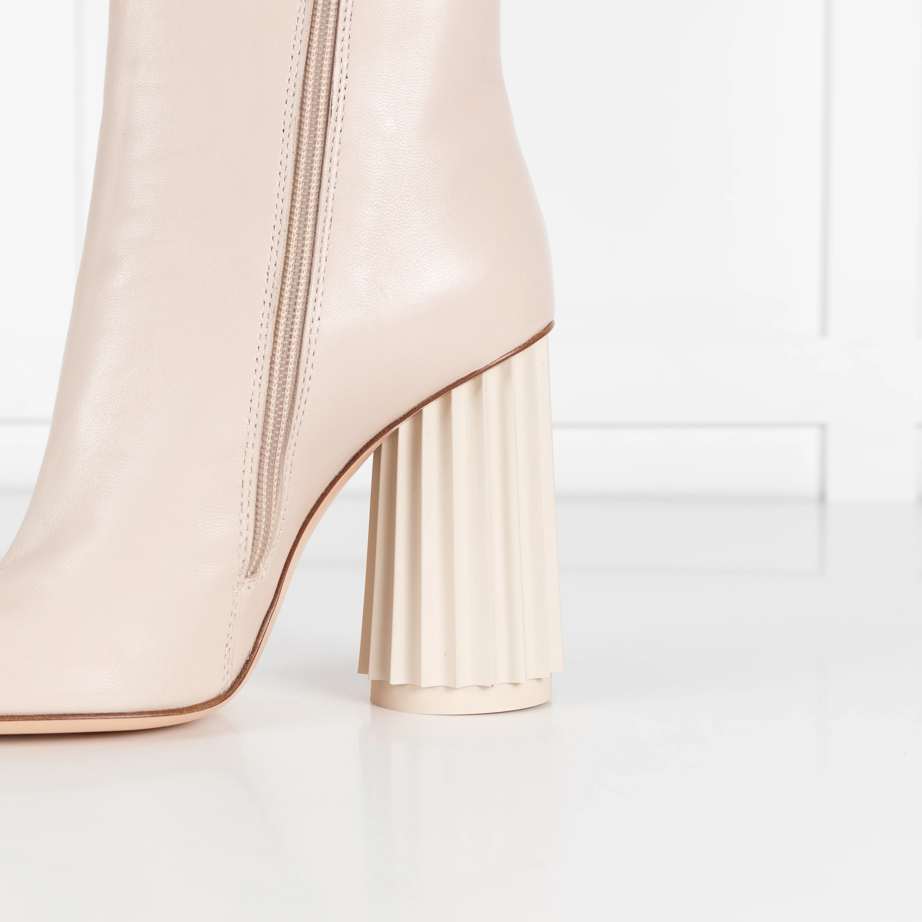 AGL Off White Ankle Boot With High Heel - Image 9