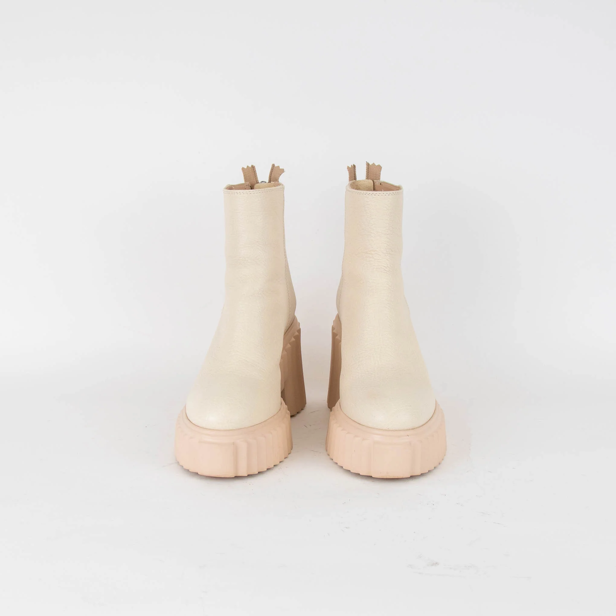 AGL Tiggy Cream Boots With Block Heel - Image 2