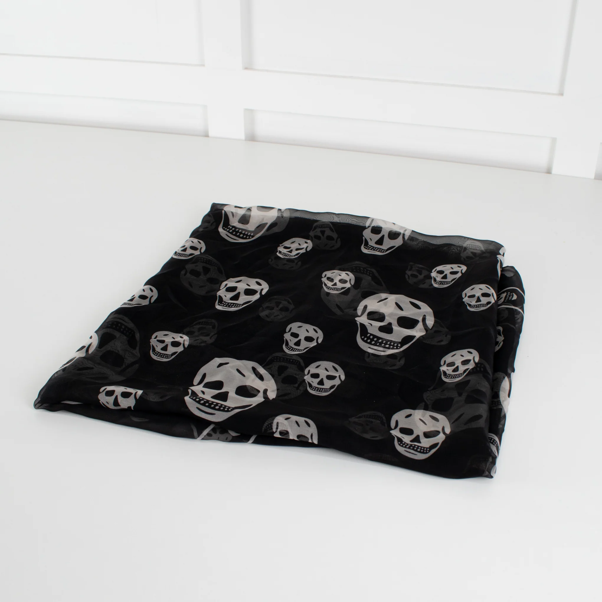 Alexander McQueen Black and White Skull Print Scarf - Image 3