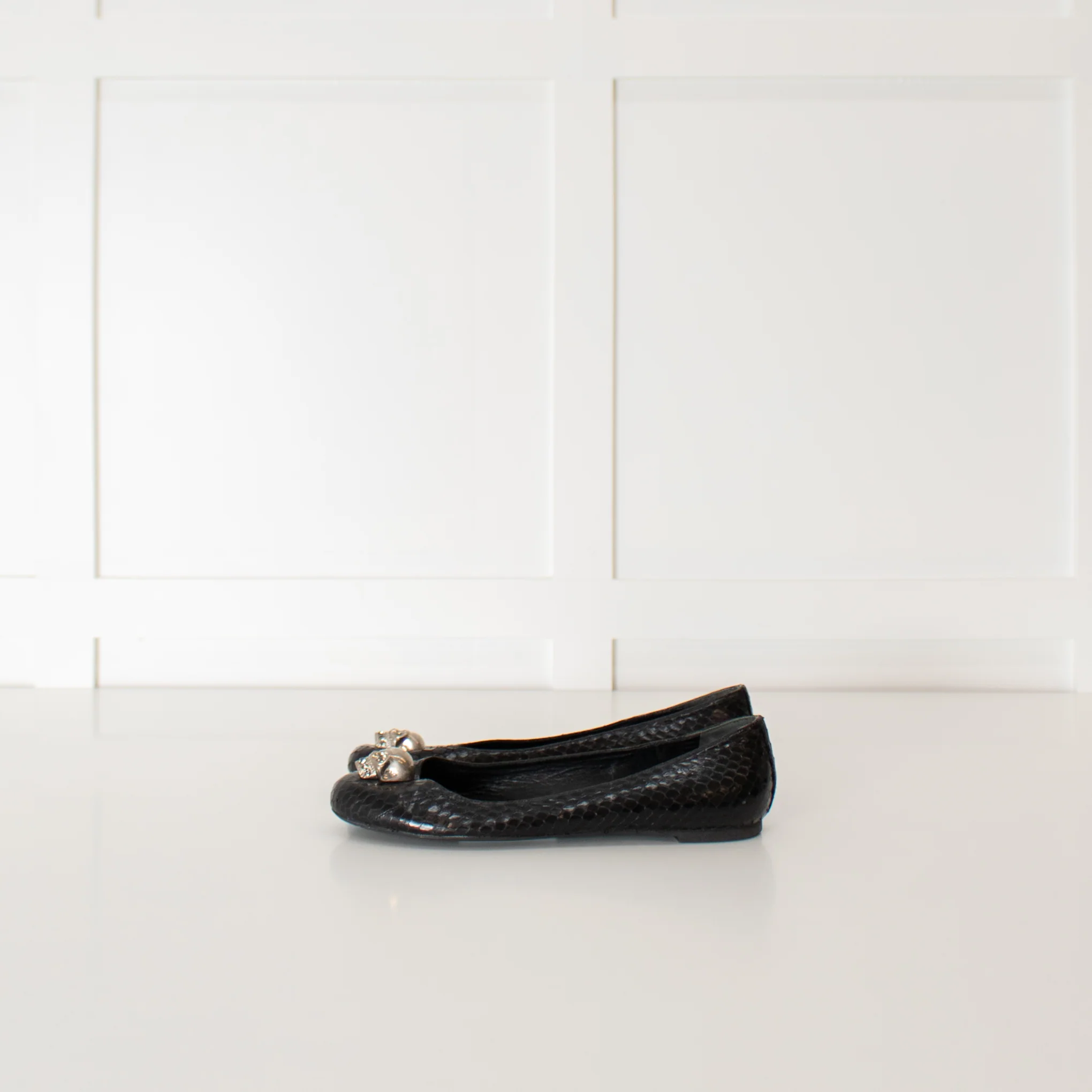 Alexander McQueen Black Snake Embossed Skull Flat Pumps - Image 2