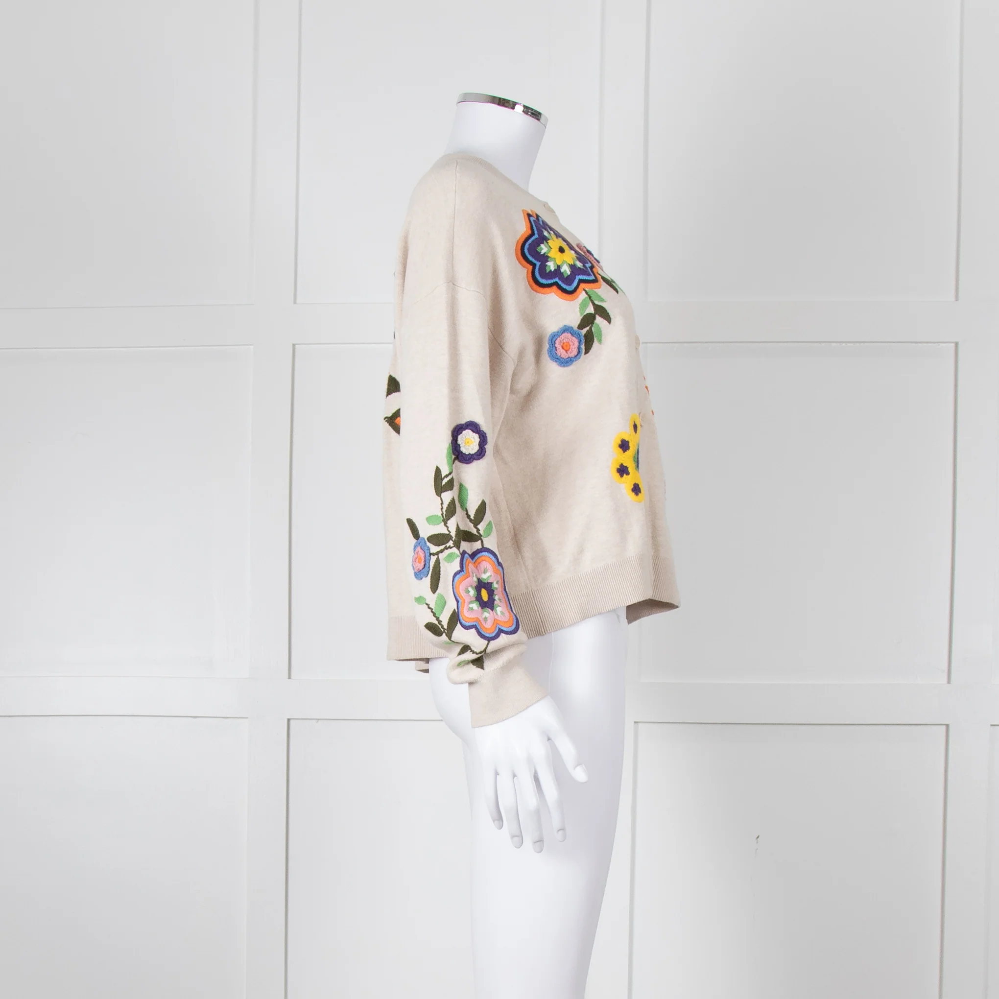 Alice & Olivia Cream Cardigan With Floral Embroidered Flowers - Image 3