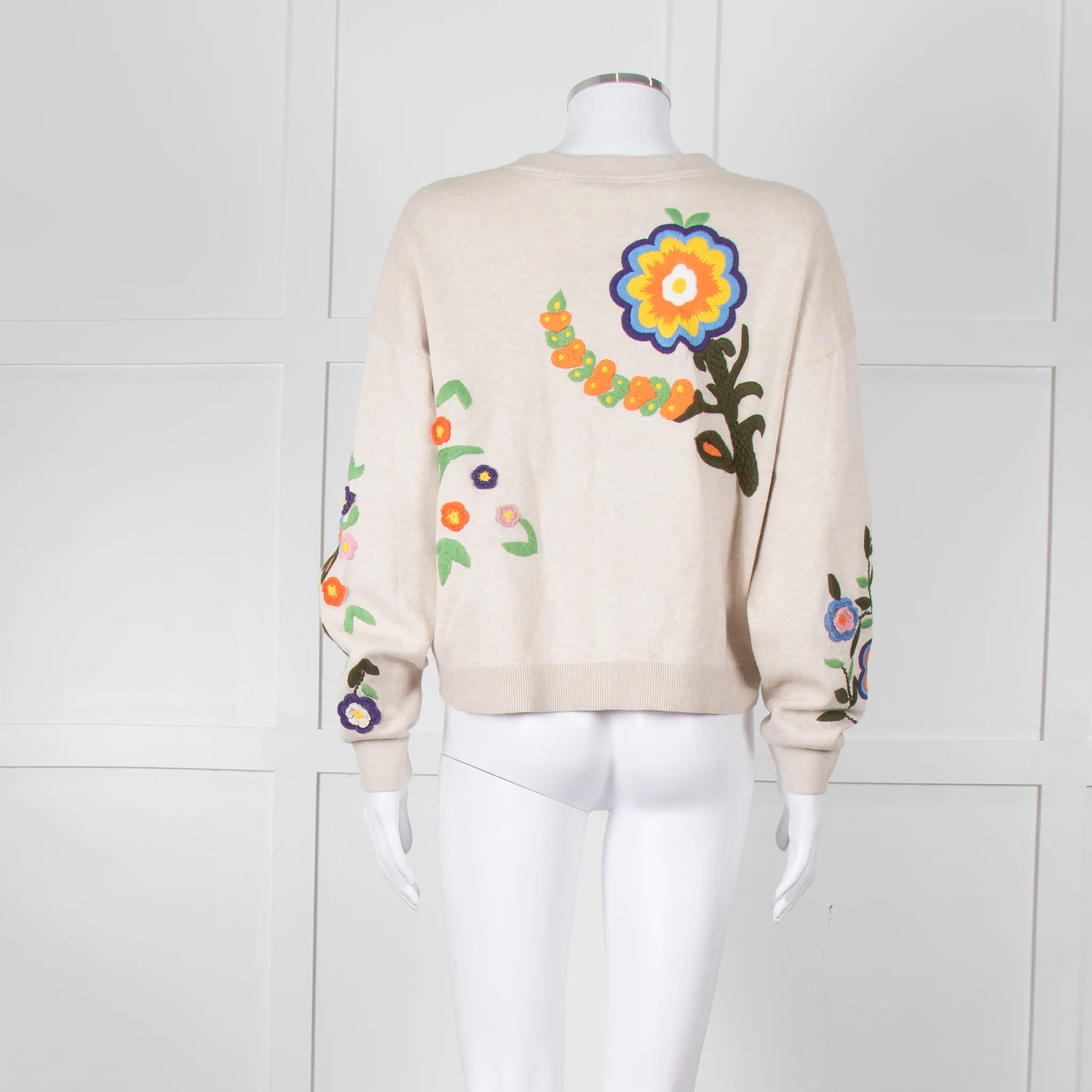 Alice & Olivia Cream Cardigan With Floral Embroidered Flowers - Image 4