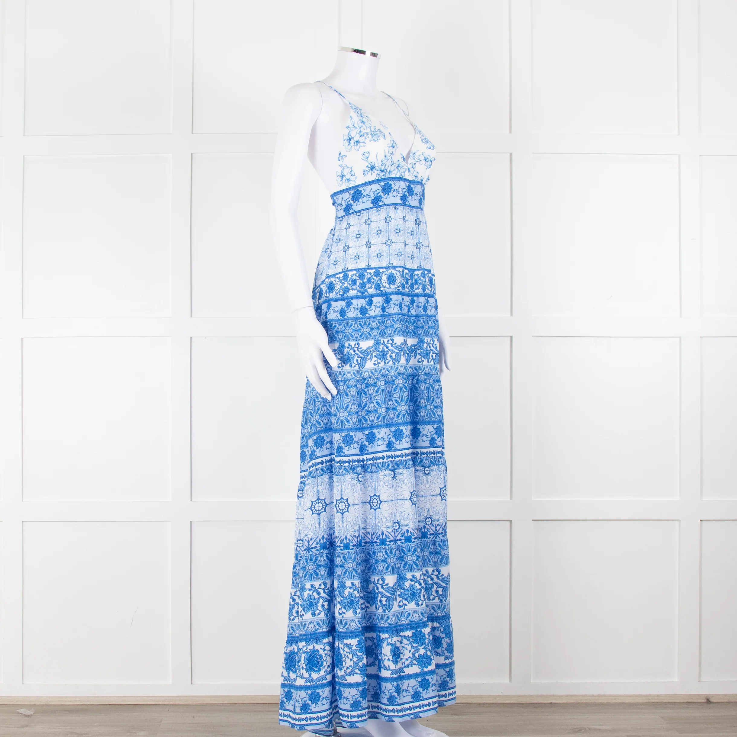 Alice + Olivia White Blue Floral Sleeveless Maxi Dress - Image 2