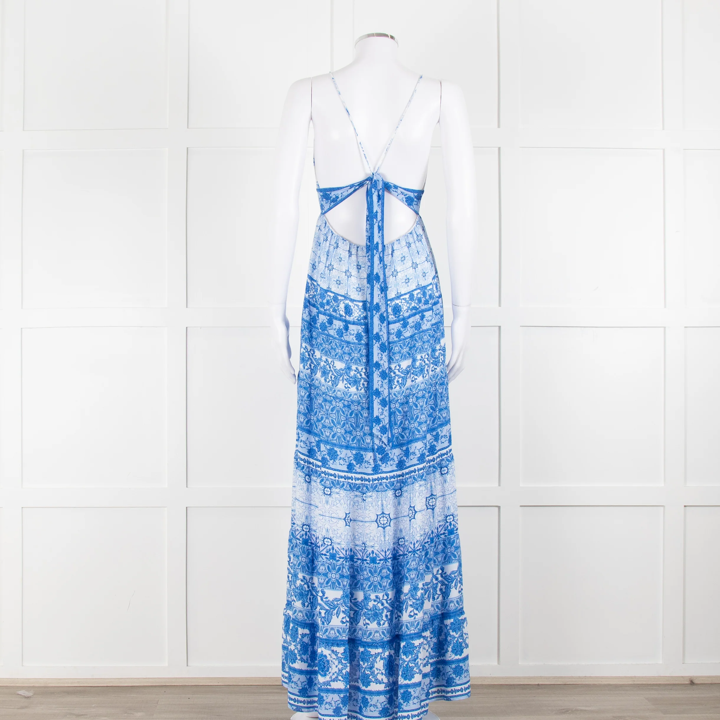 Alice + Olivia White Blue Floral Sleeveless Maxi Dress - Image 5