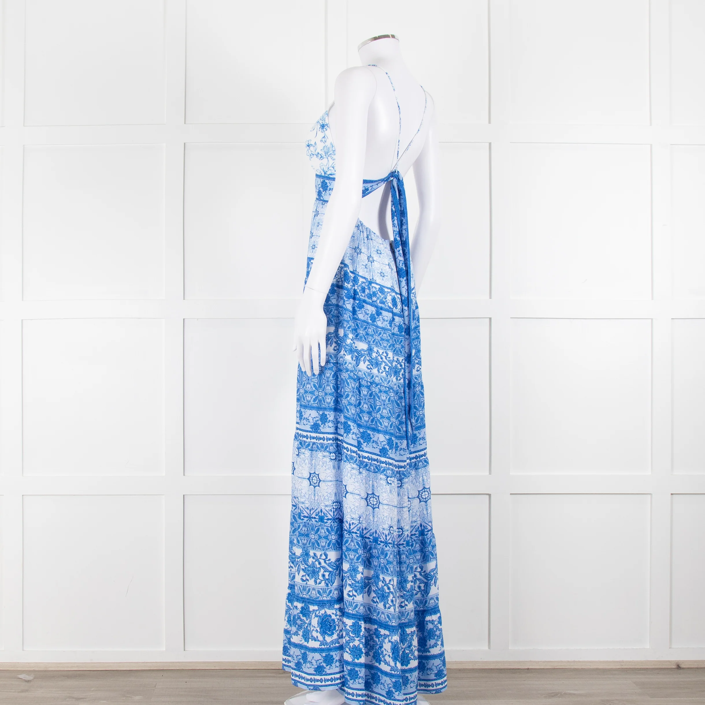 Alice + Olivia White Blue Floral Sleeveless Maxi Dress - Image 6