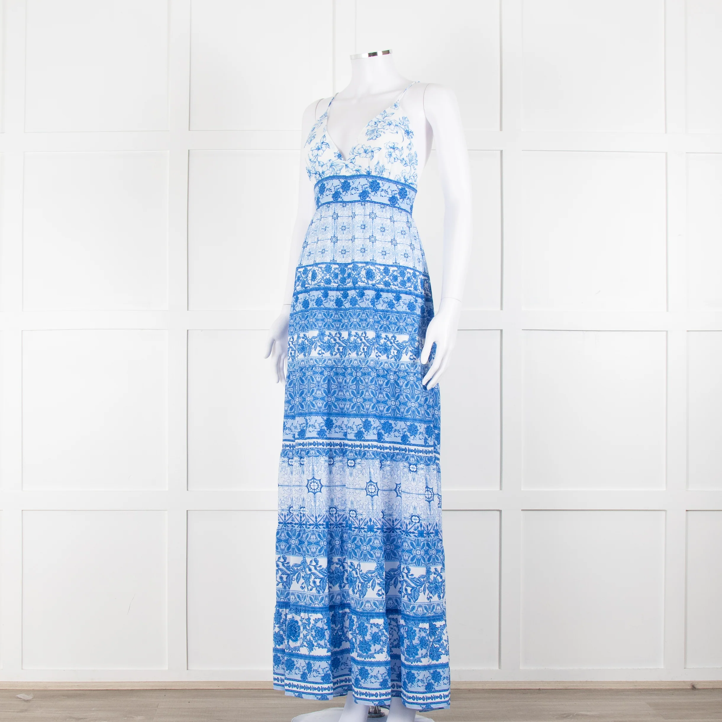 Alice + Olivia White Blue Floral Sleeveless Maxi Dress - Image 8