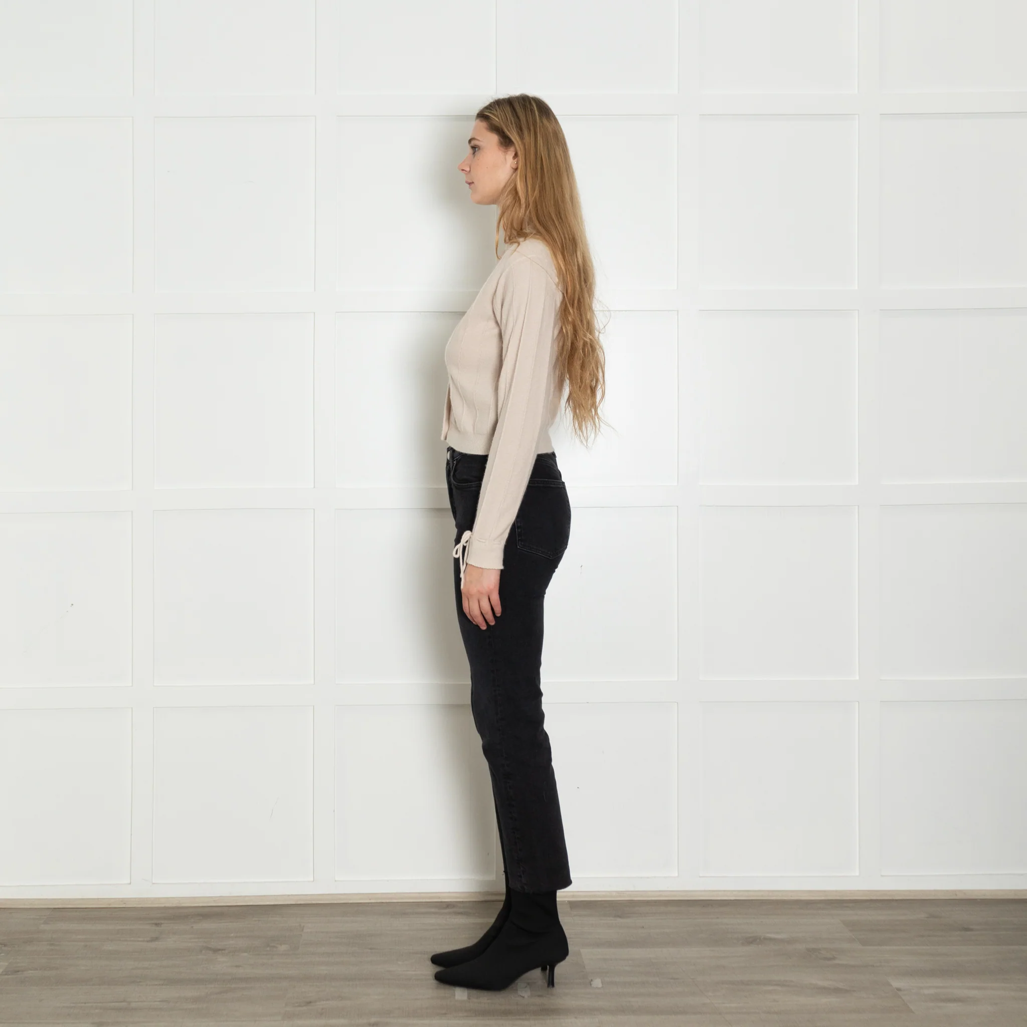 Allude Beige Cashmere Tie Up Sleeve Cropped Cardigan - Image 4