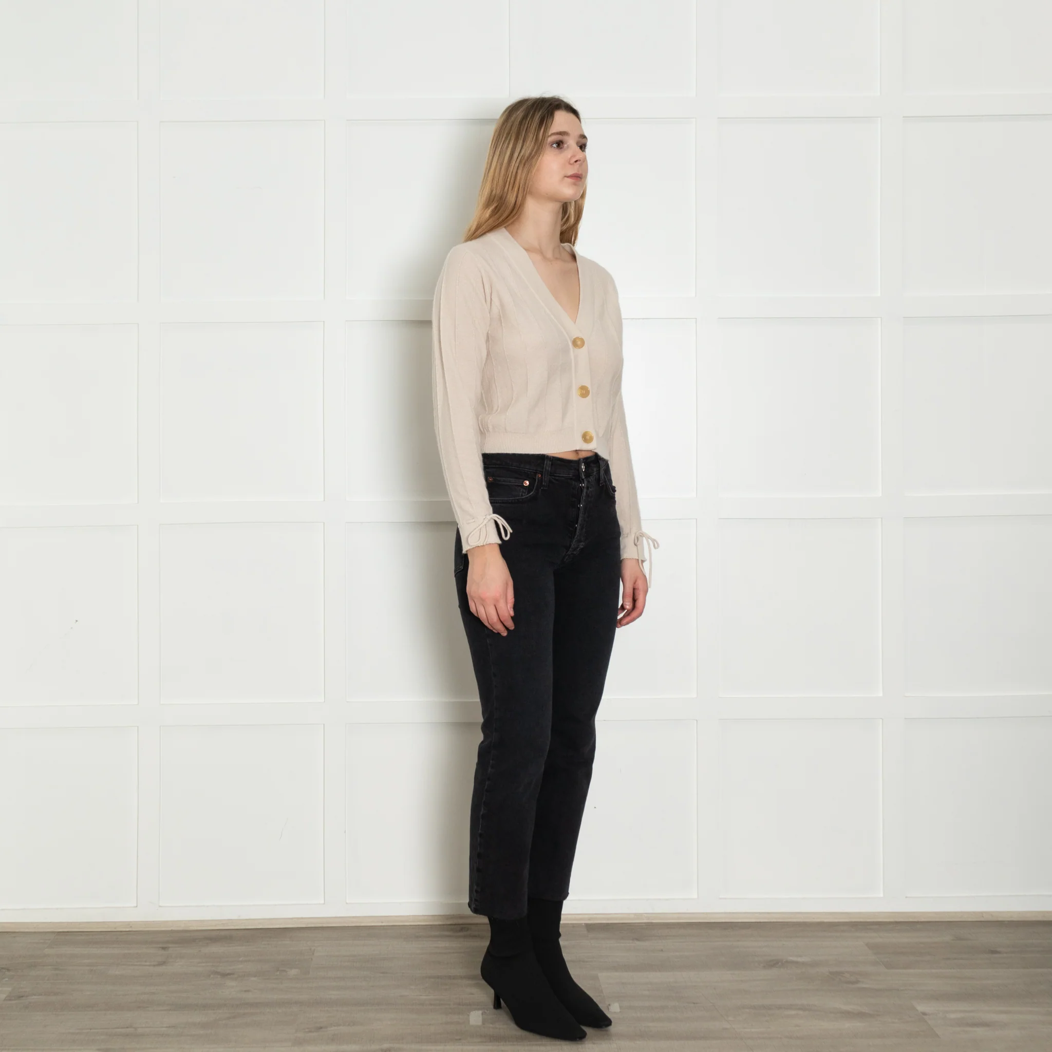 Allude Beige Cashmere Tie Up Sleeve Cropped Cardigan - Image 7