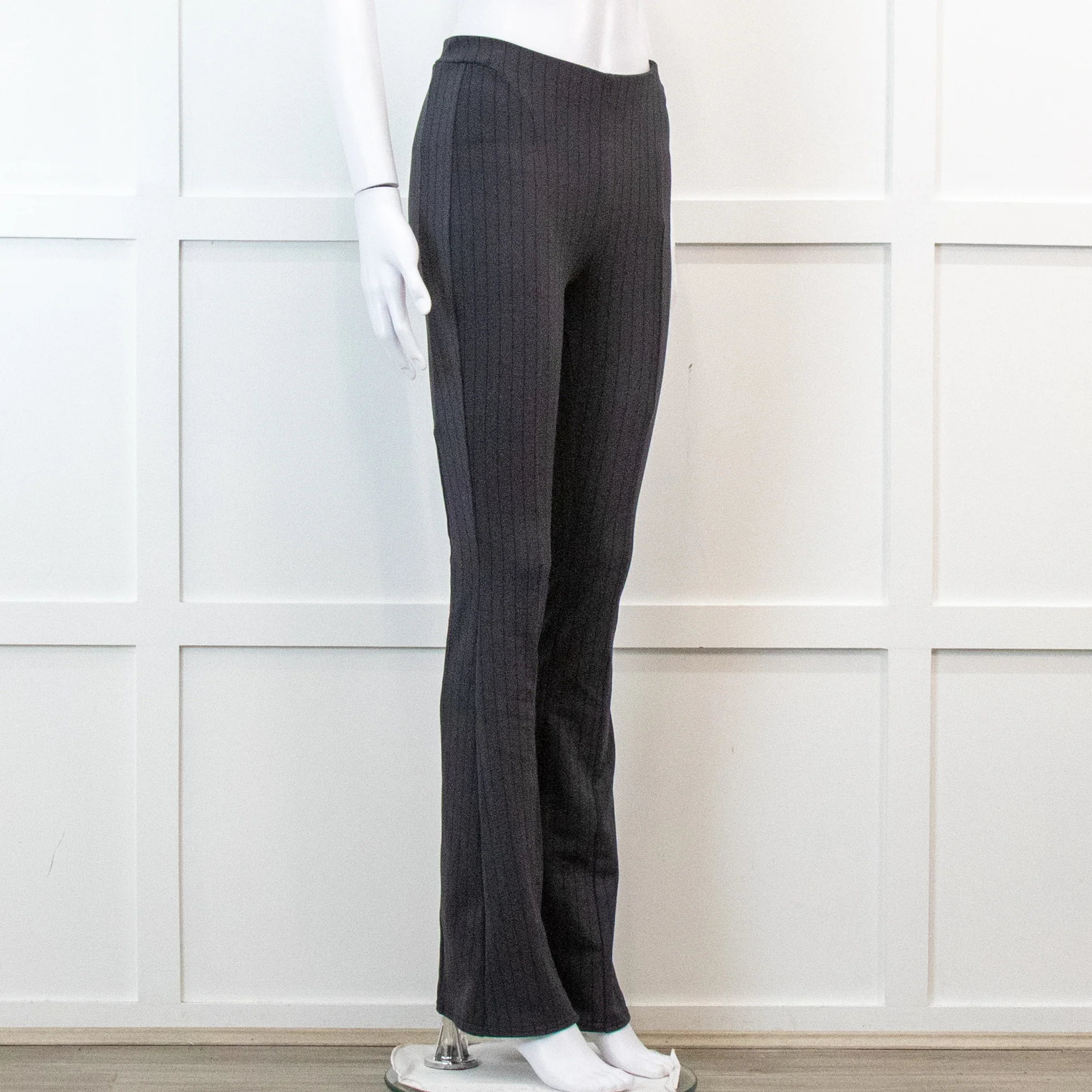 Alo Yoga Black Bootleg Legging Inside Ankle Zip - Image 5