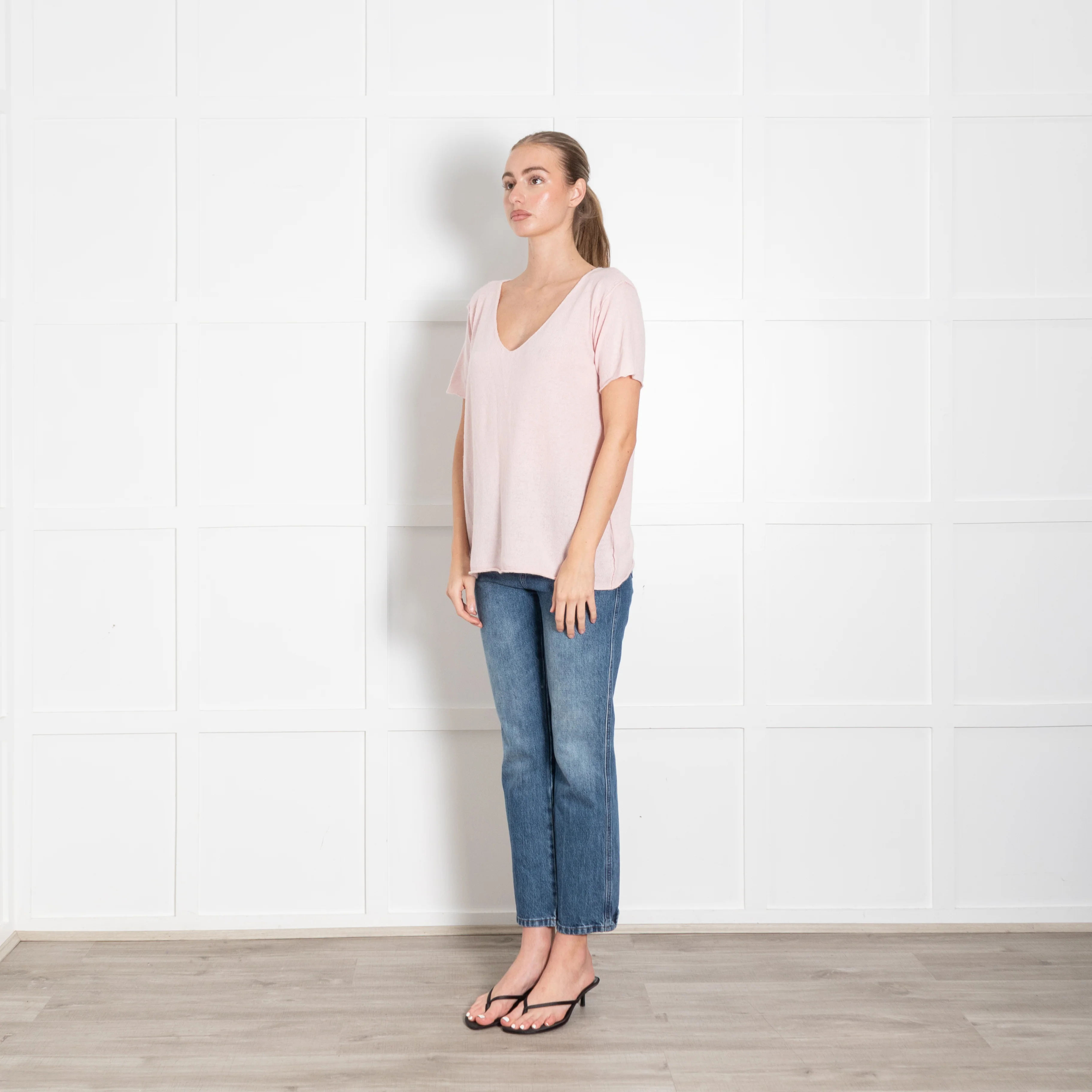 American Vintage Pale Pink V-Neck Short Sleeve Cashmere Blend Sweater - Image 3