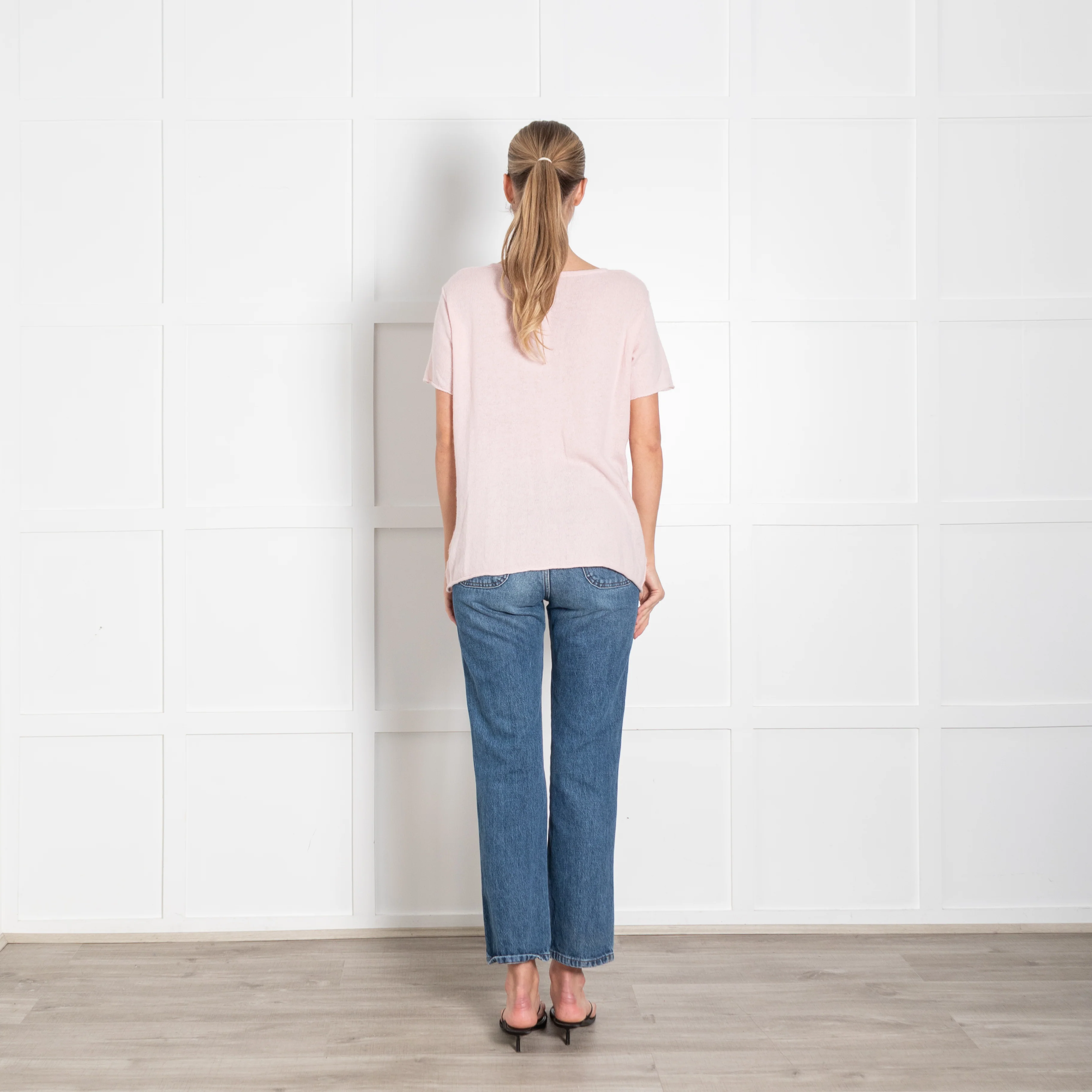 American Vintage Pale Pink V-Neck Short Sleeve Cashmere Blend Sweater - Image 5