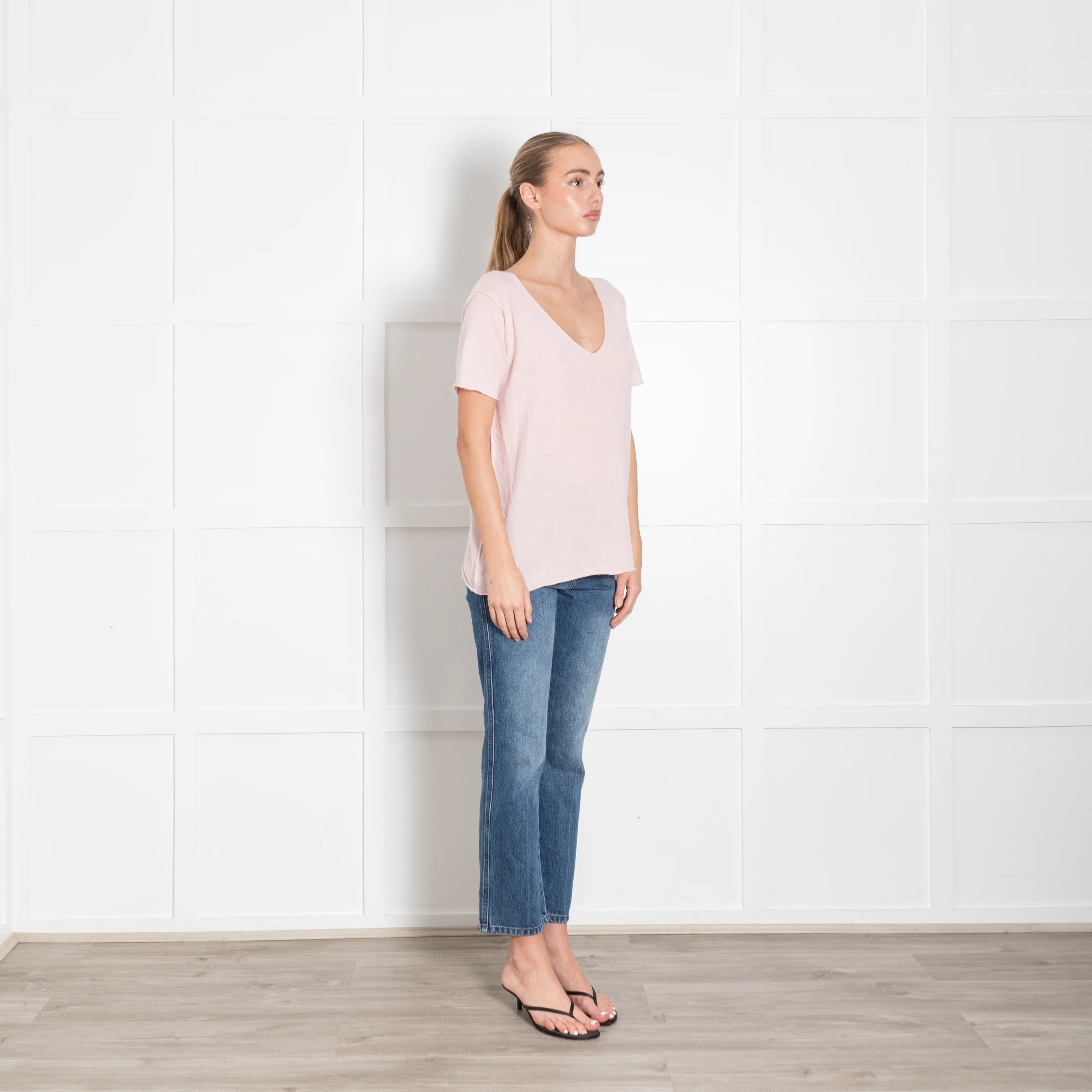 American Vintage Pale Pink V-Neck Short Sleeve Cashmere Blend Sweater - Image 7