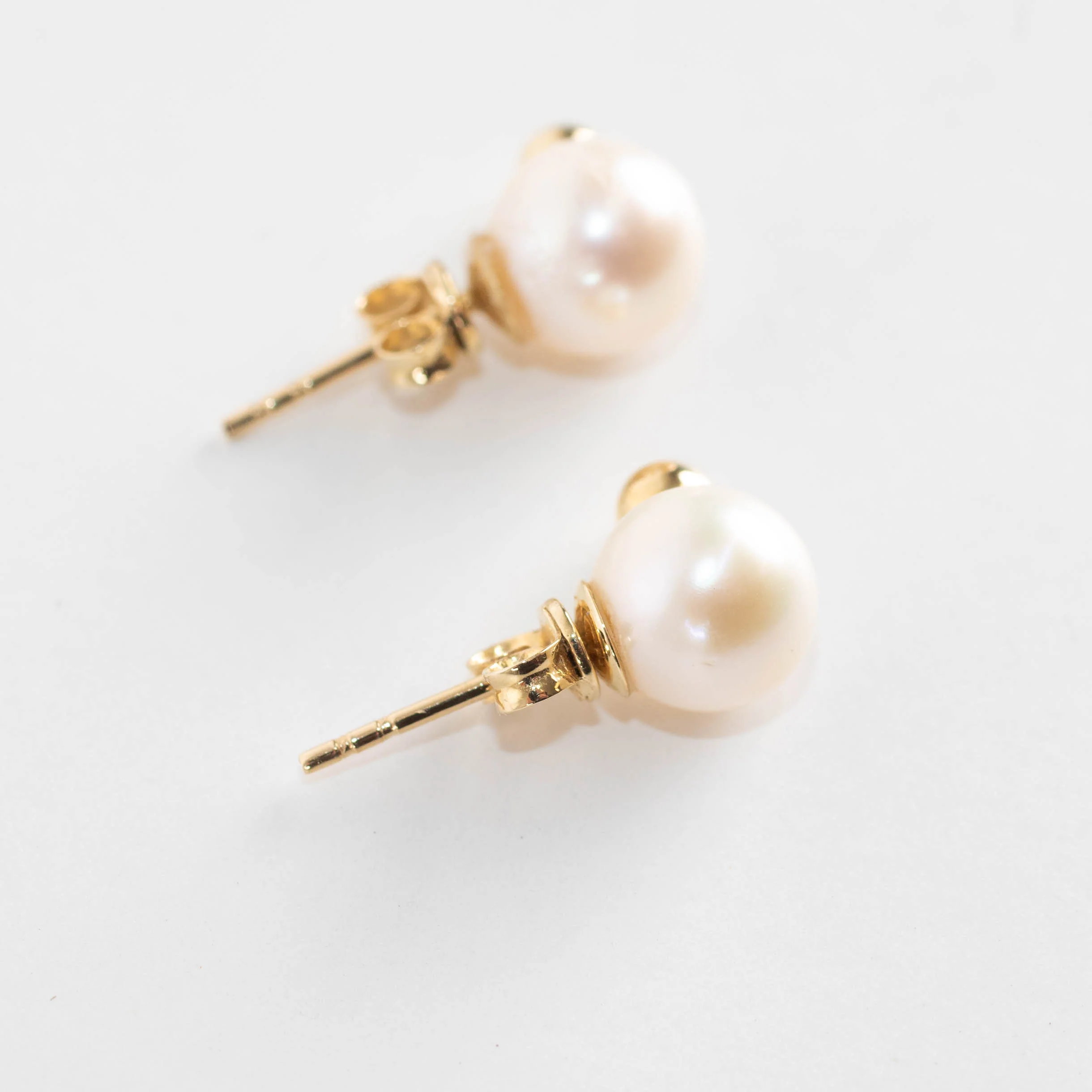 Anine Bing Pearl And Gold Stud Earrings - Image 3