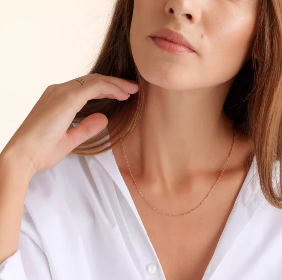 Anoushka 14ct Saturn Short Chain Gold Necklace - Image 3