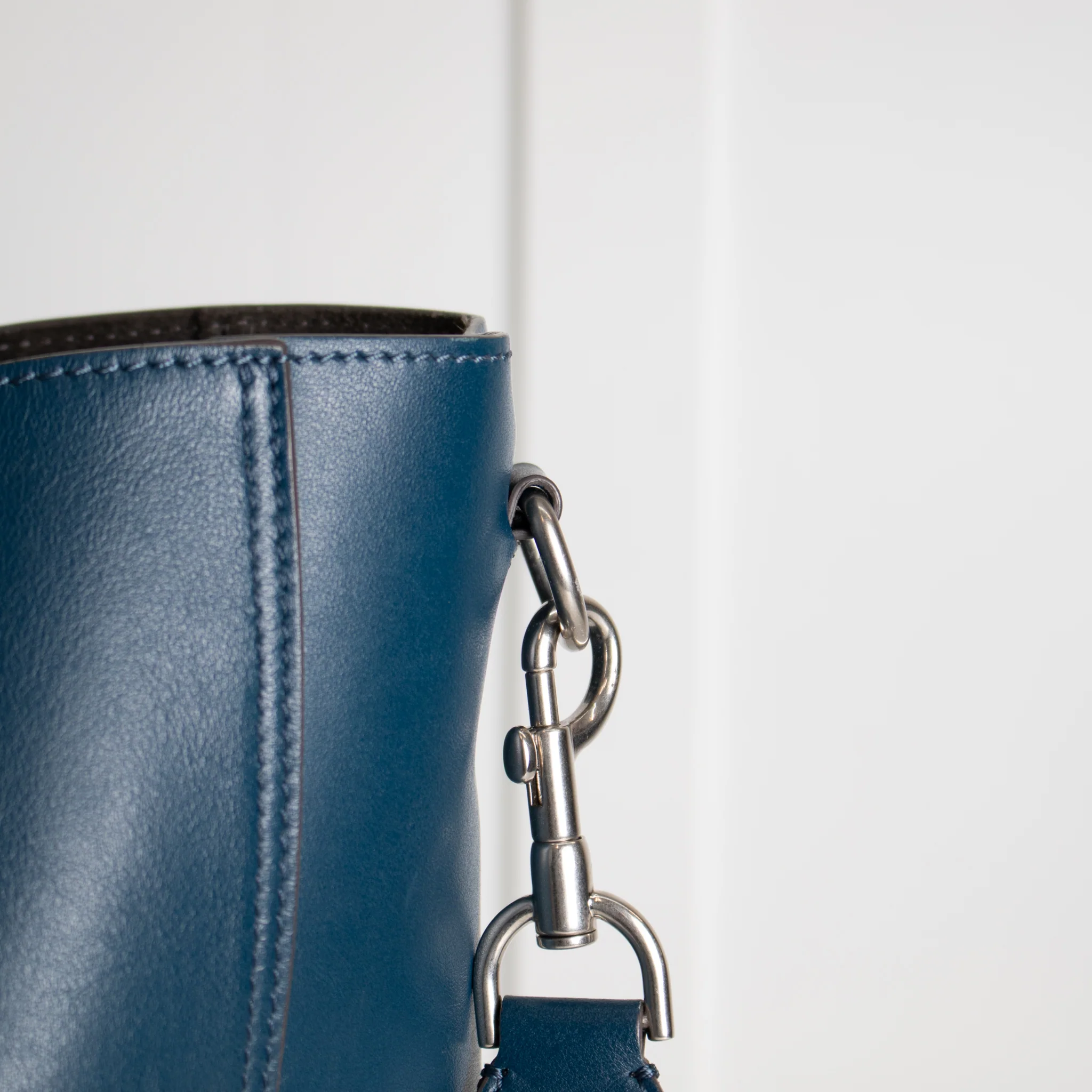 Anya Hindmarch Ebury Tote with Smiley Motif - Image 9