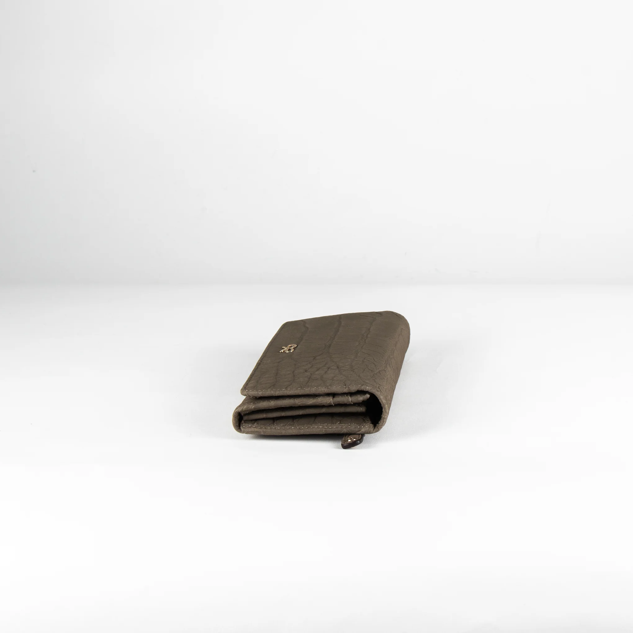 Anya Hindmarch Fawn Grey Embossed Leather Wallet - Image 5