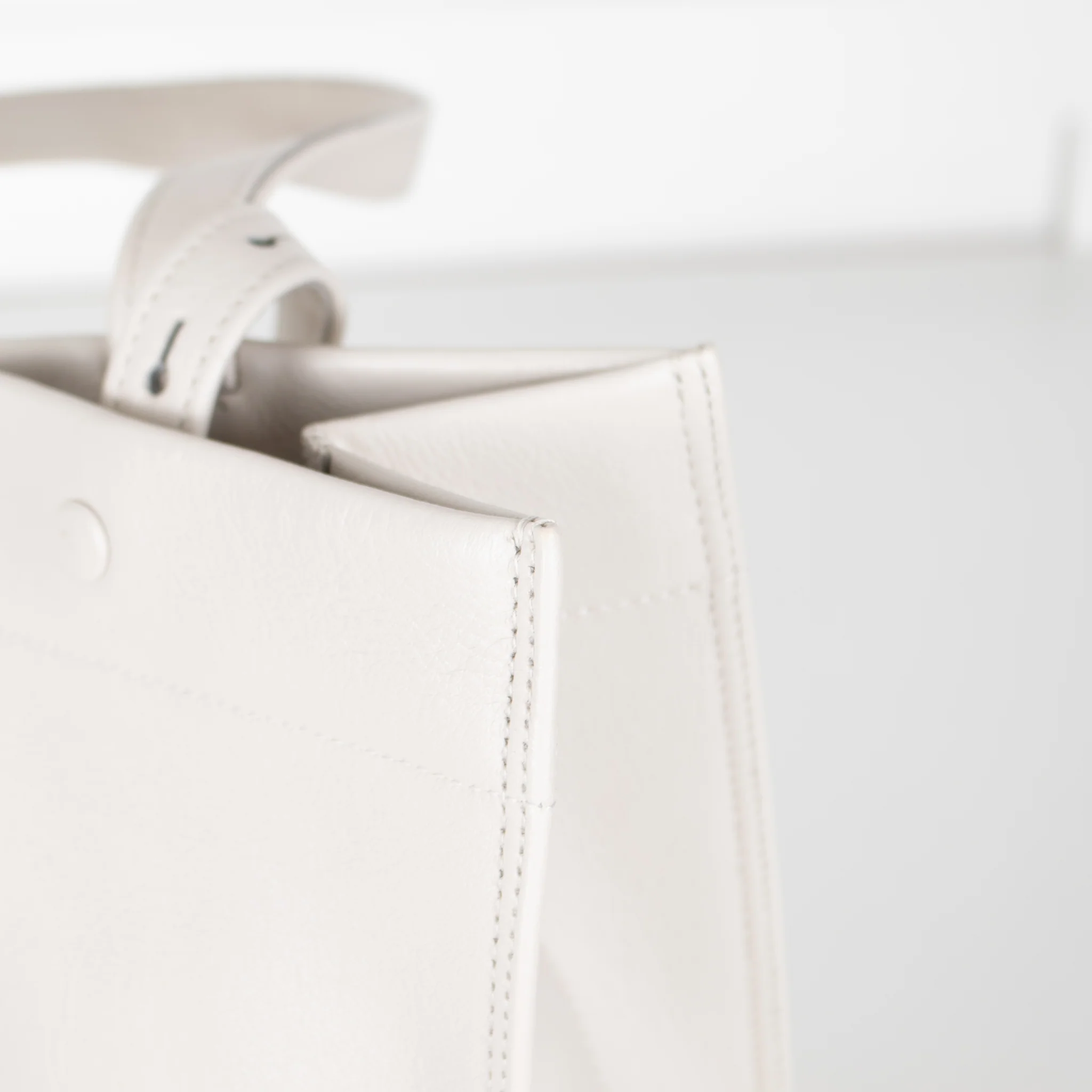 Anya Hindmarch White Calf Leather Mortimer Small Tote - Image 8