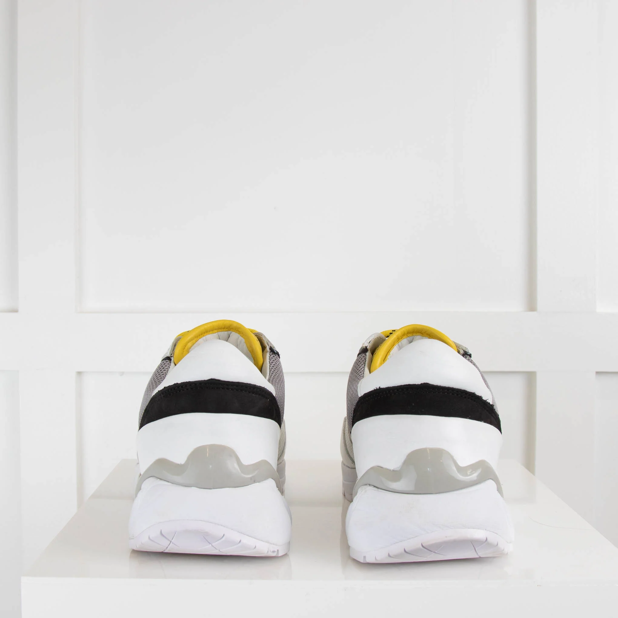 Axel Arigato Tech Runner Trainers - Image 4