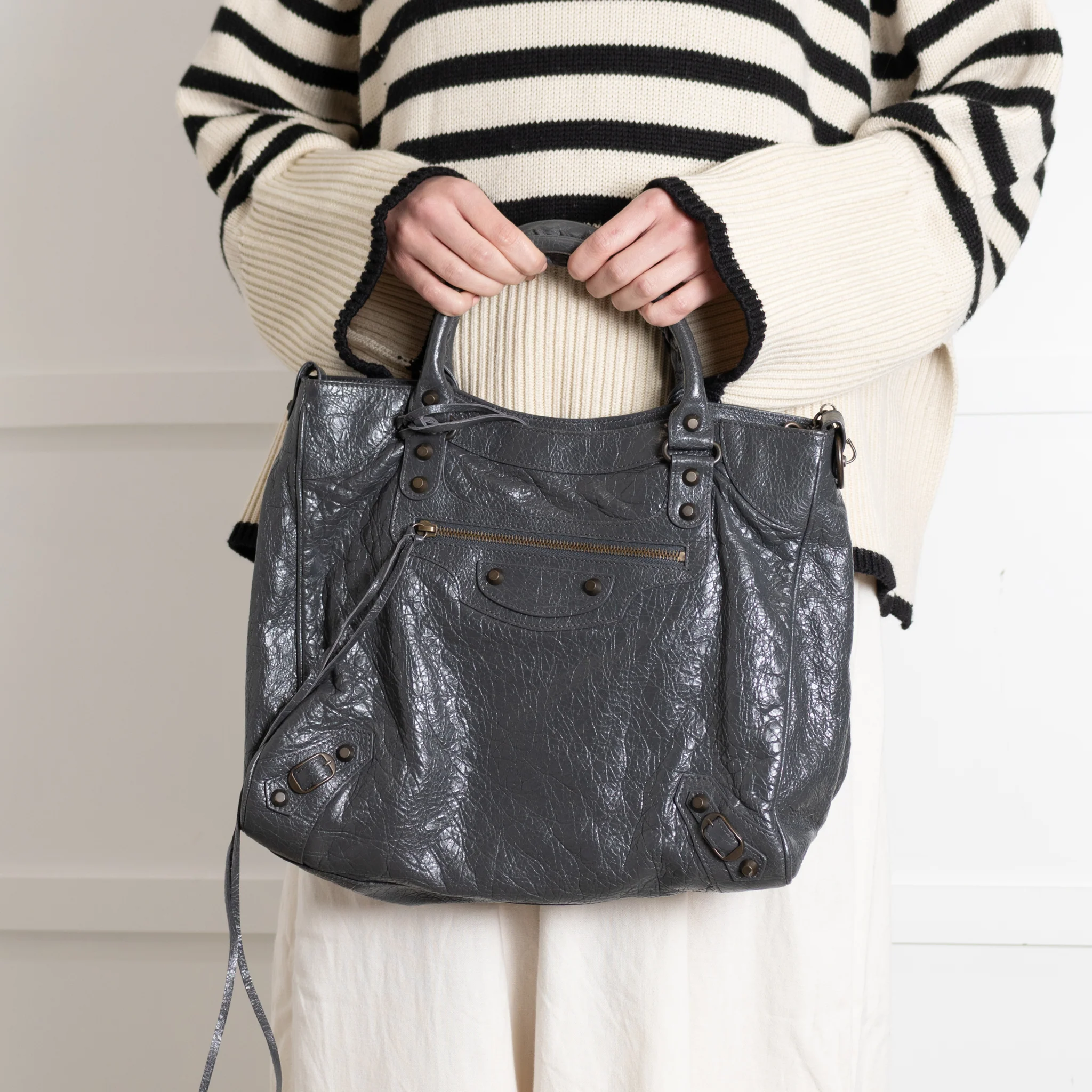 Balenciaga Grey Crushed Leather City Bag - Image 7