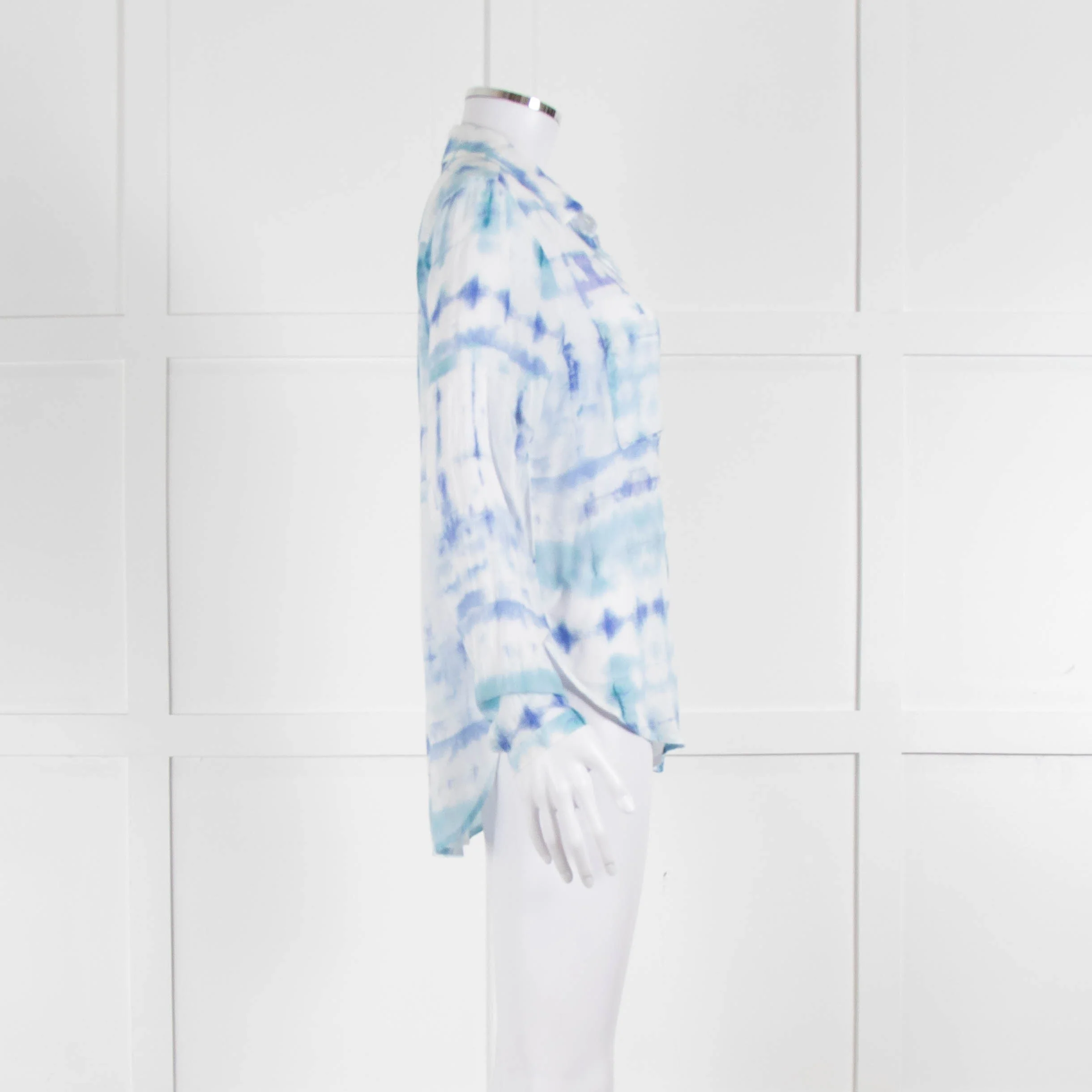 Bella Dahl Blue And White Tie Dye Shirt - Image 3