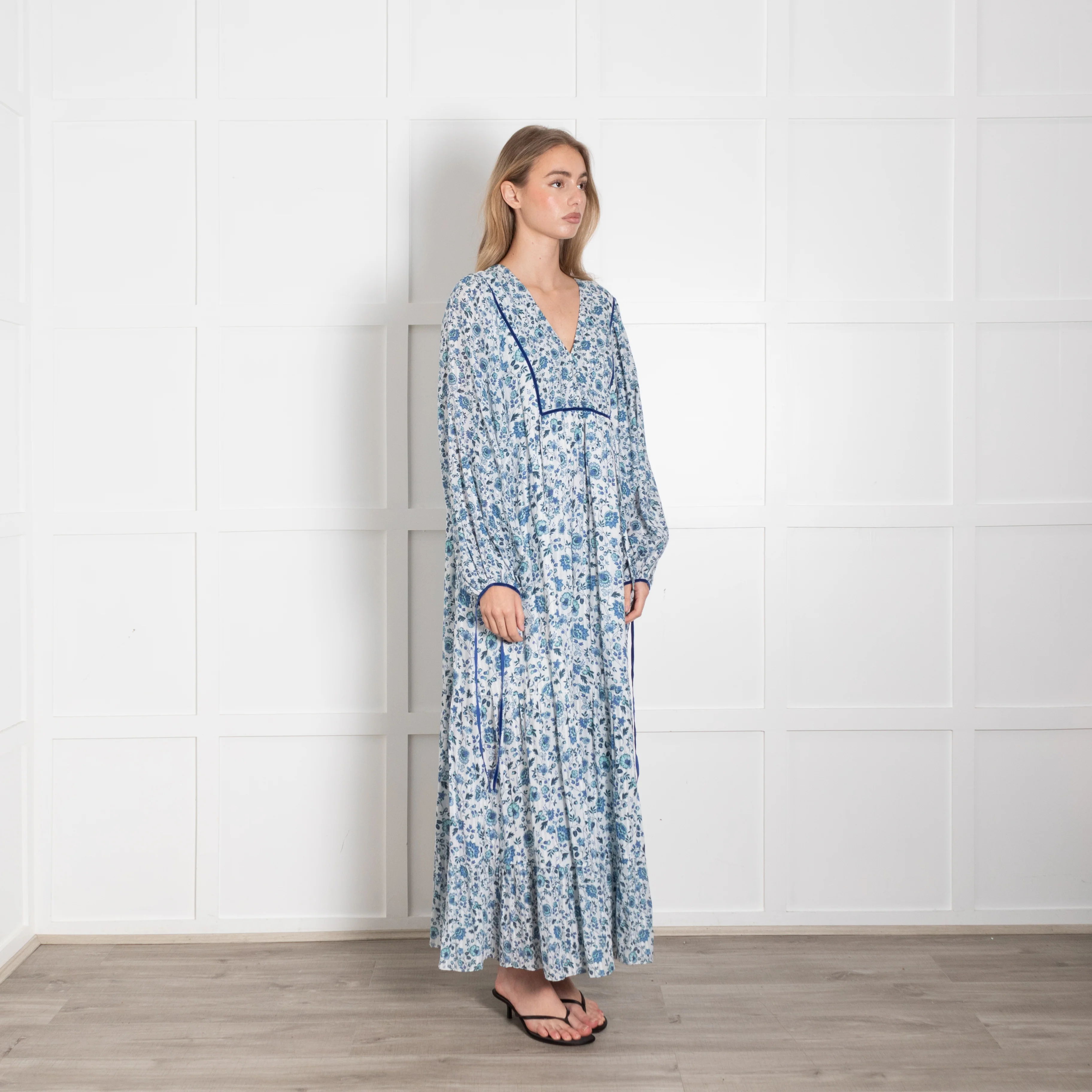 Beulah London Blue Floral Voluminous Sleeve Maxi Dress - Image 7