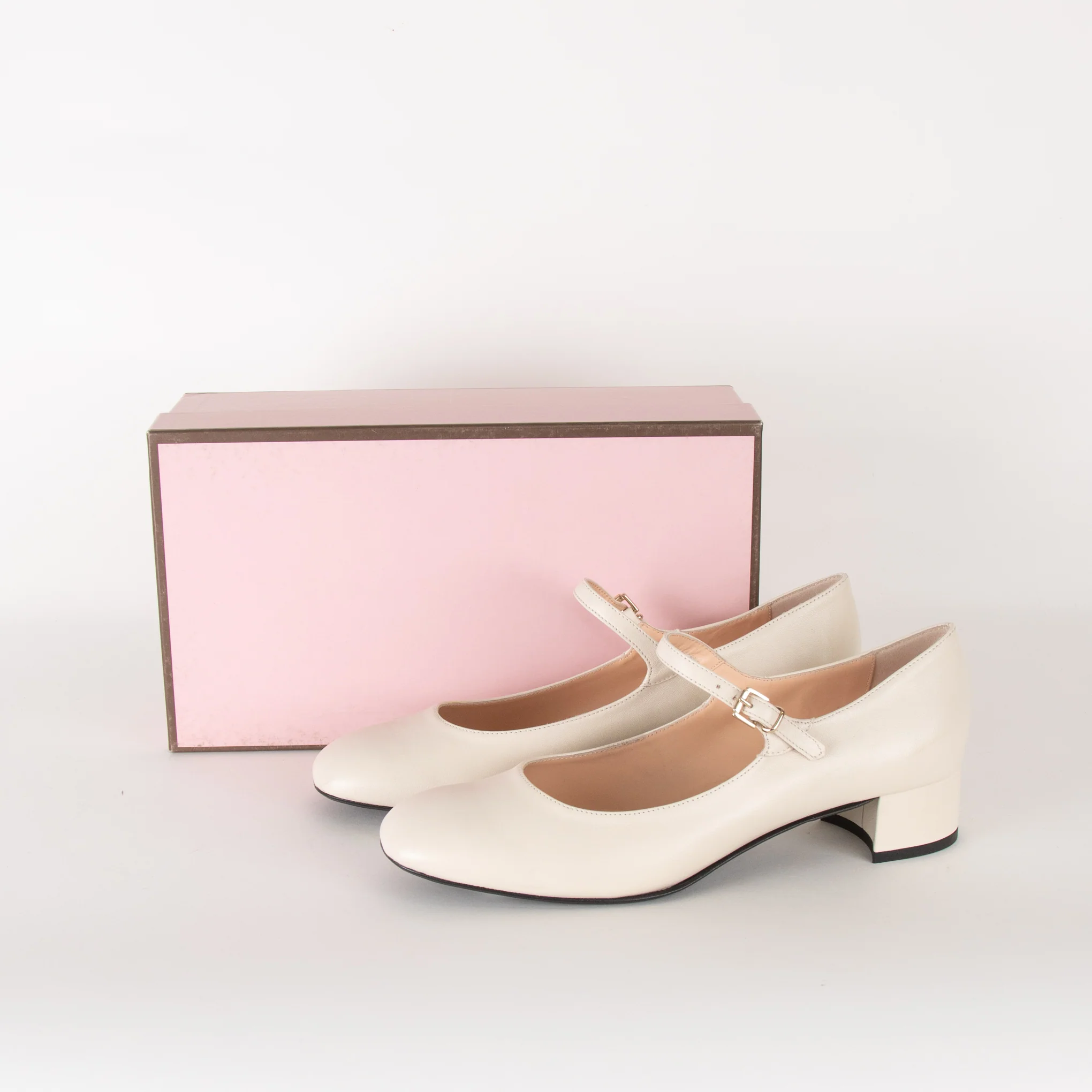 Blue Velvet Cream Leather Mary Jane Pumps - Image 7