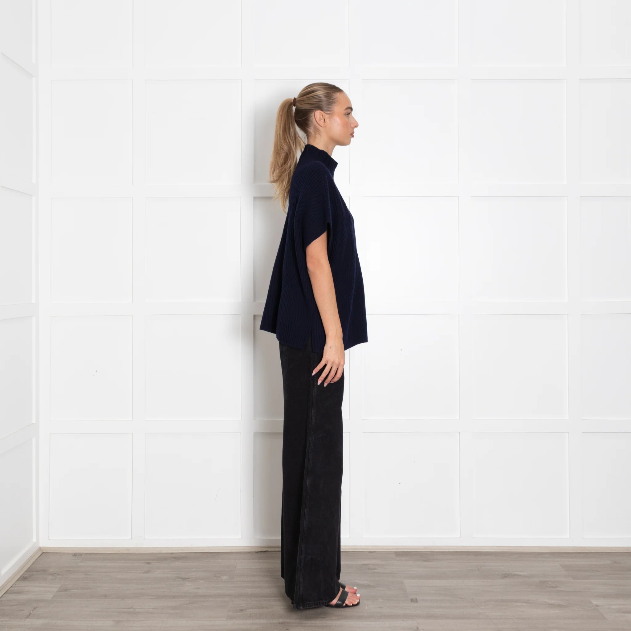Bompard Navy Blue Cashmere Sleeveless Sweater - Image 6