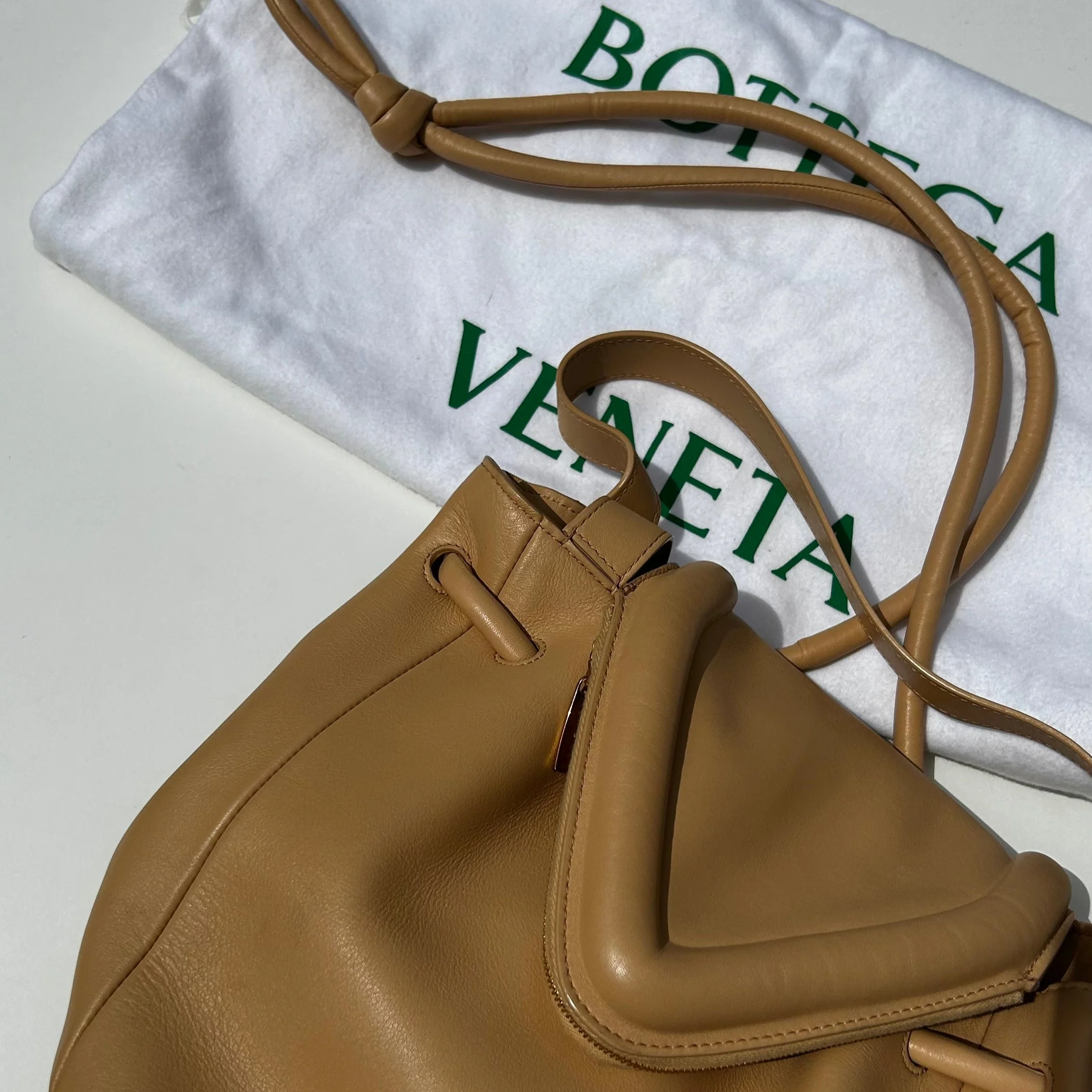 Bottega Veneta Beige Leather Beak Cross Body Bag - Image 2