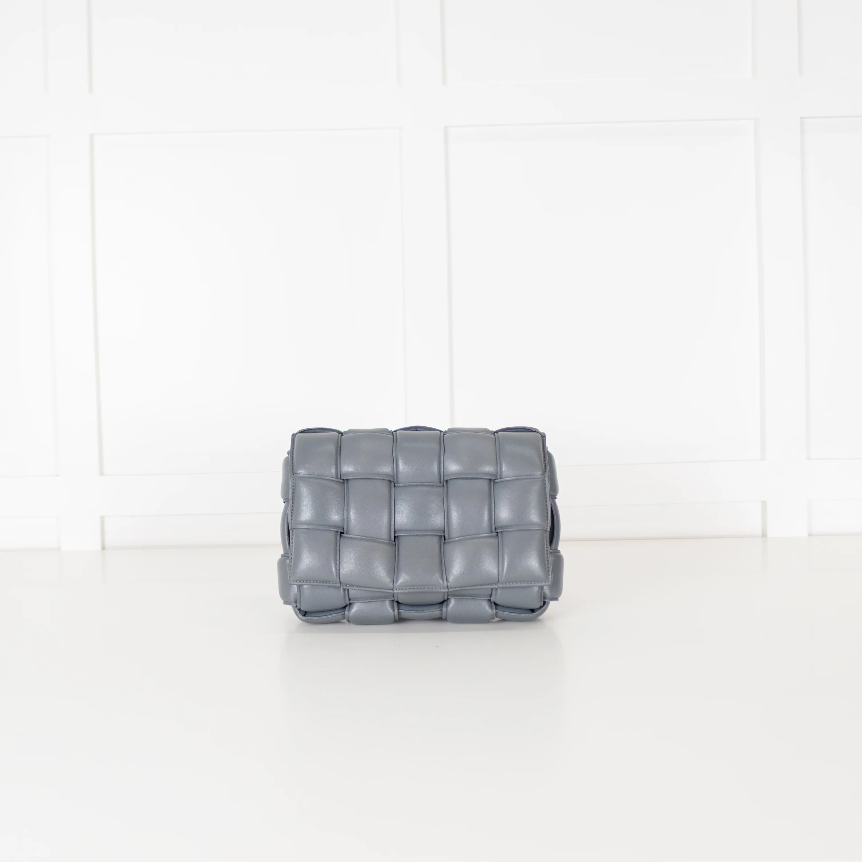 Bottega Veneta Grey Padded Intrecciato Leather Shoulder Bag - Image 5