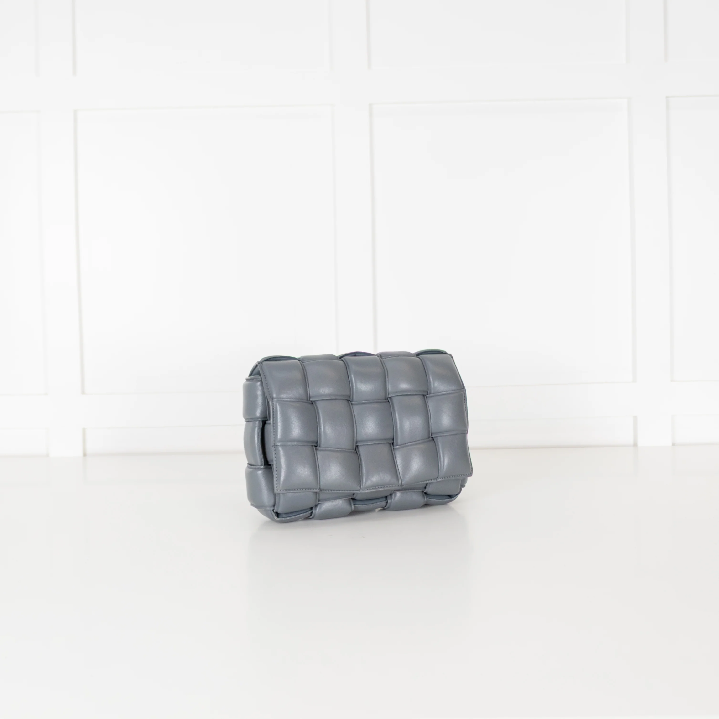 Bottega Veneta Grey Padded Intrecciato Leather Shoulder Bag - Image 6