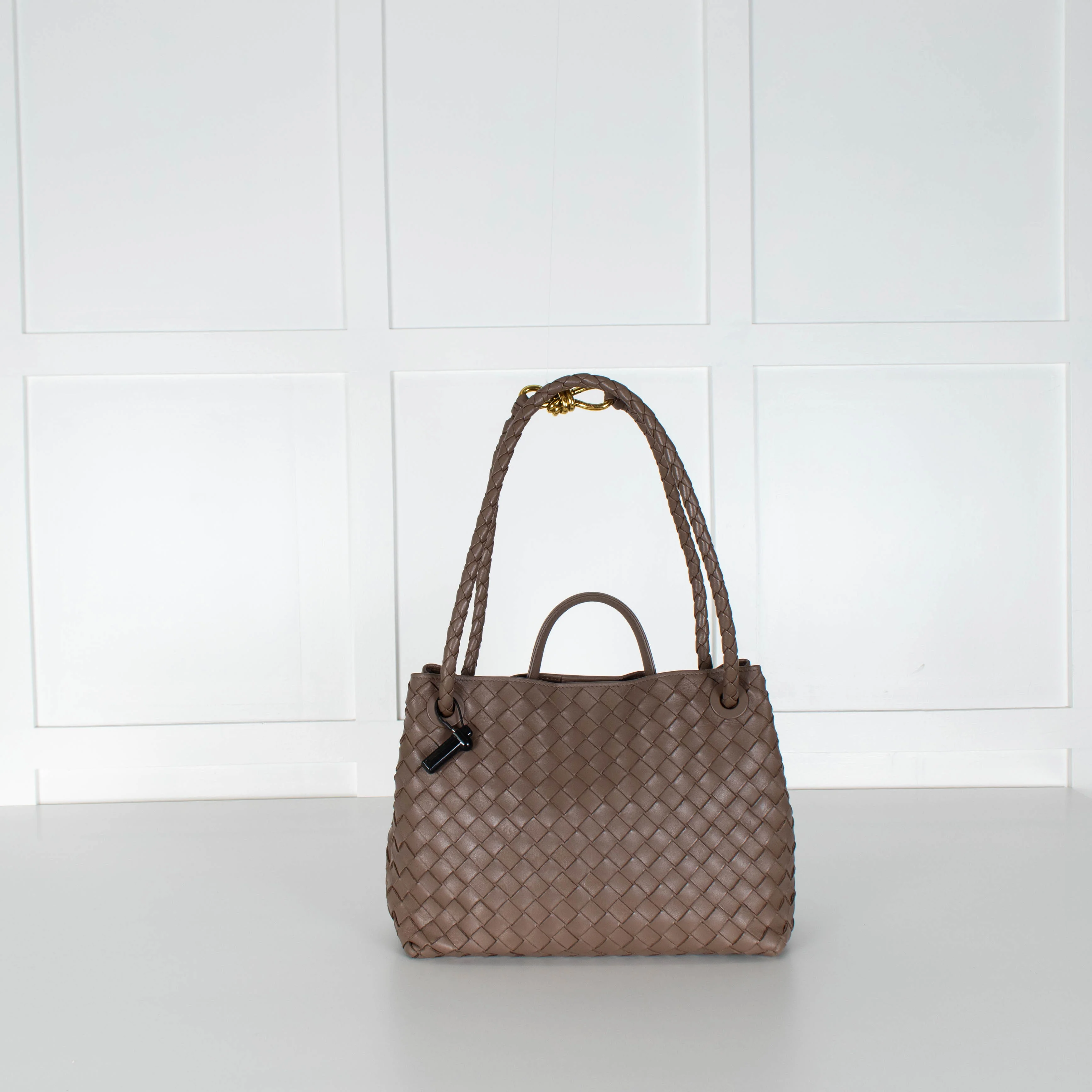Bottega Veneta Taupe Medium Andiamo Tote Bag - Image 9
