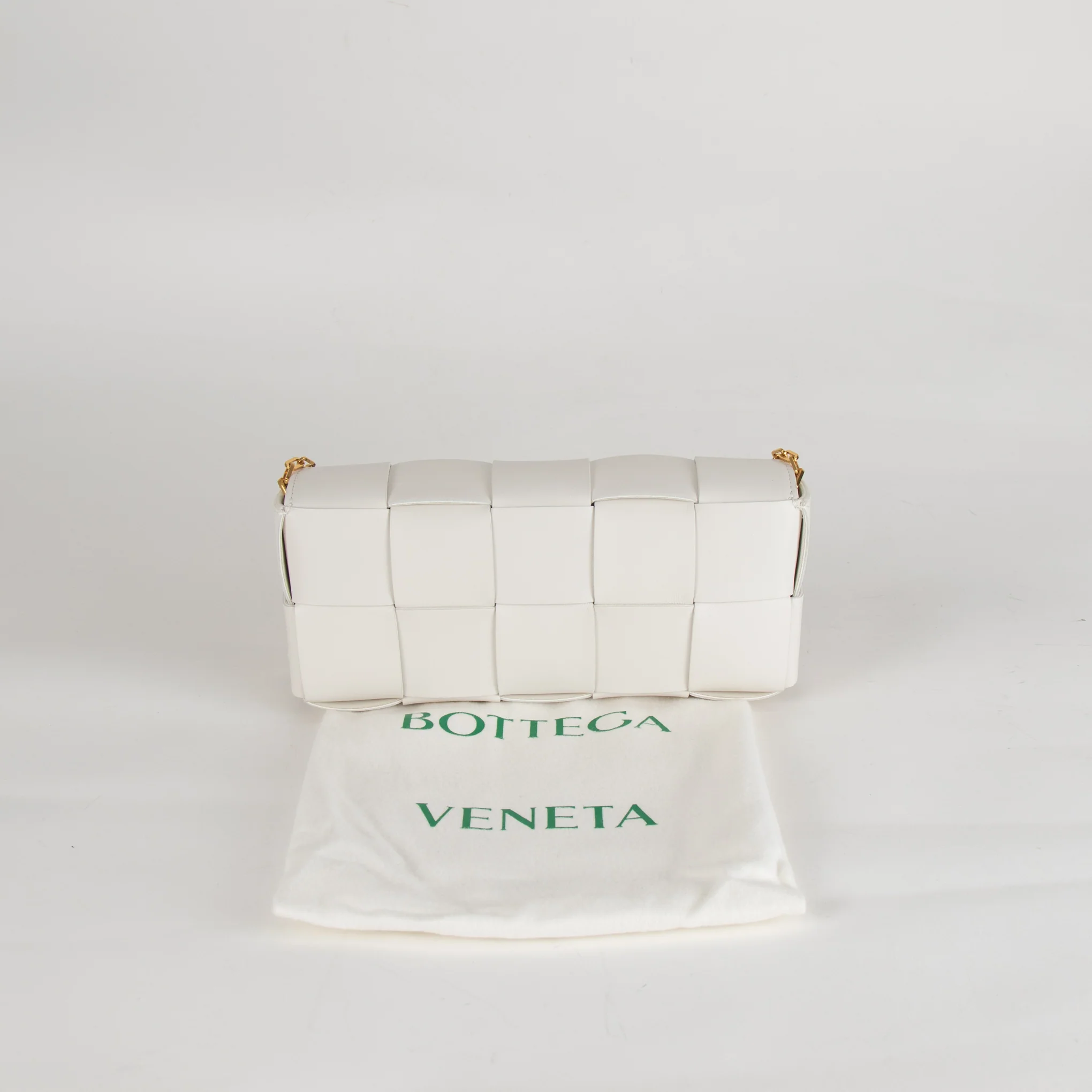 Bottega Veneta White Woven Intrecciato Casette Pochette with Chain Strap - Image 3