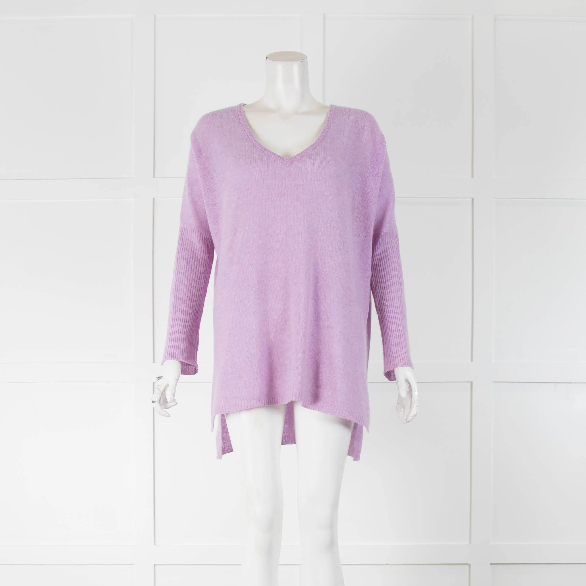 Brodie Cashmere Lilac V Neck Jumper