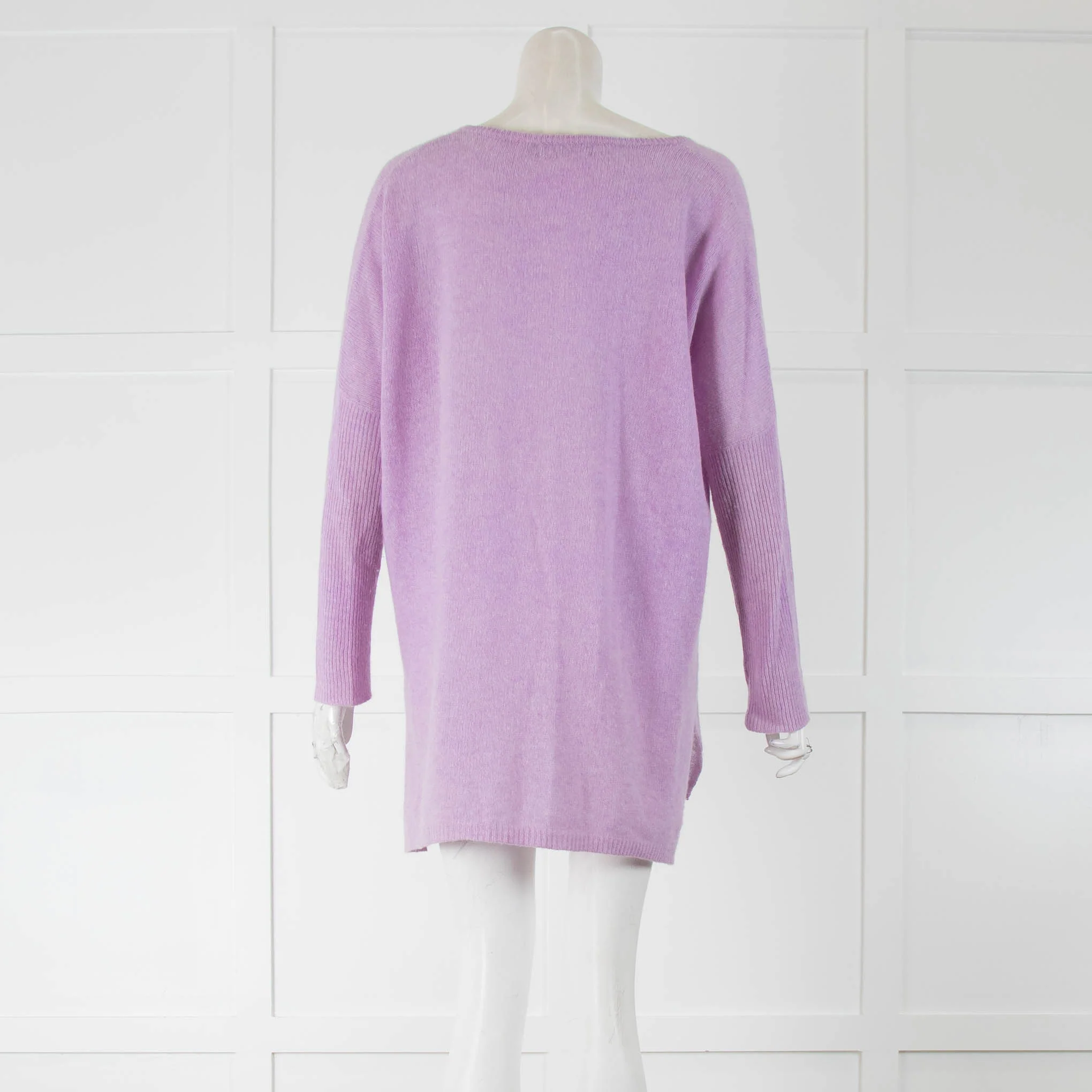 Brodie Cashmere Lilac V Neck Jumper - Image 3