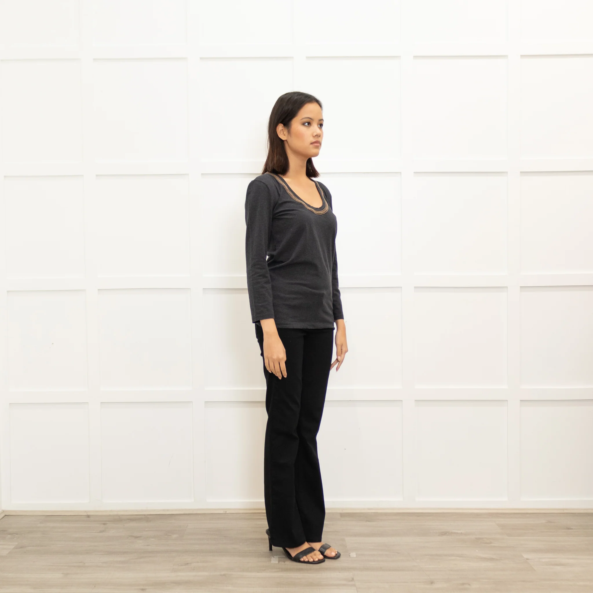 Brunello Cucinelli Grey Long Sleeve Cotton Top With Rose Gold Neckline Detail - Image 3