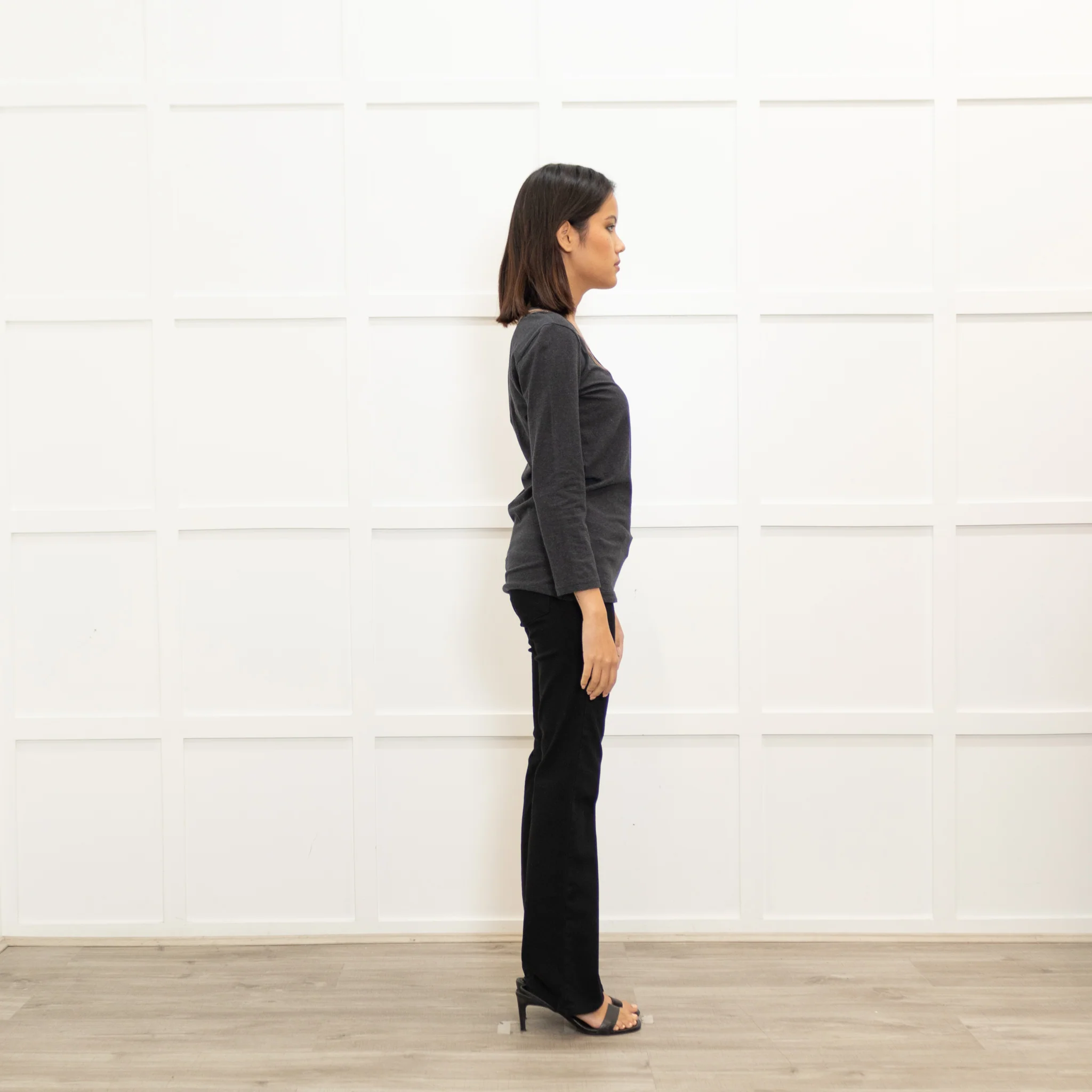 Brunello Cucinelli Grey Long Sleeve Cotton Top With Rose Gold Neckline Detail - Image 4