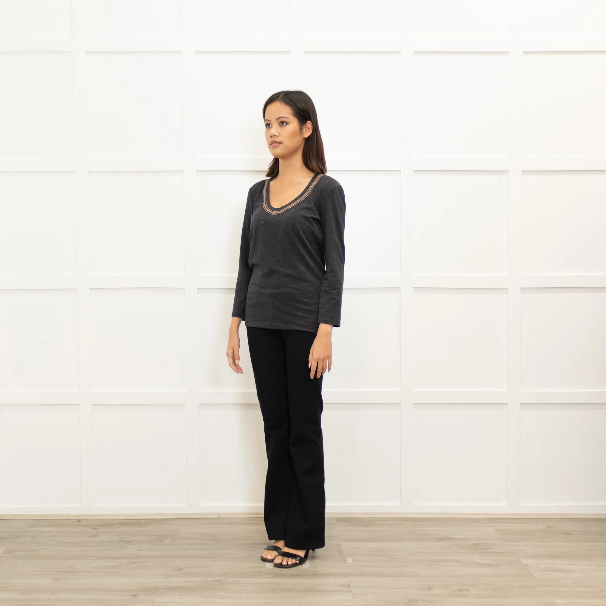 Brunello Cucinelli Grey Long Sleeve Cotton Top With Rose Gold Neckline Detail - Image 7