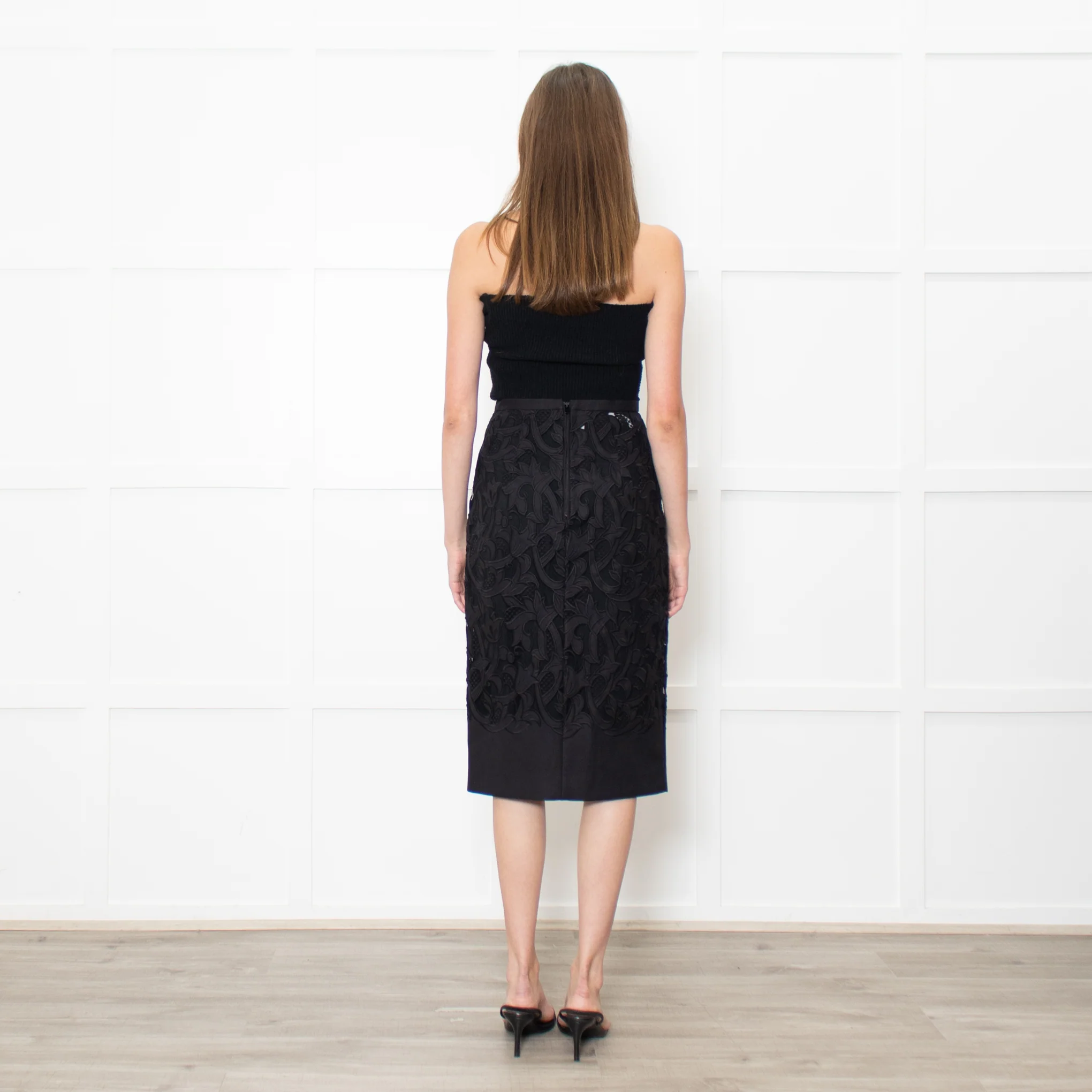 Burberry Black Lace Pencil Skirt - Image 5