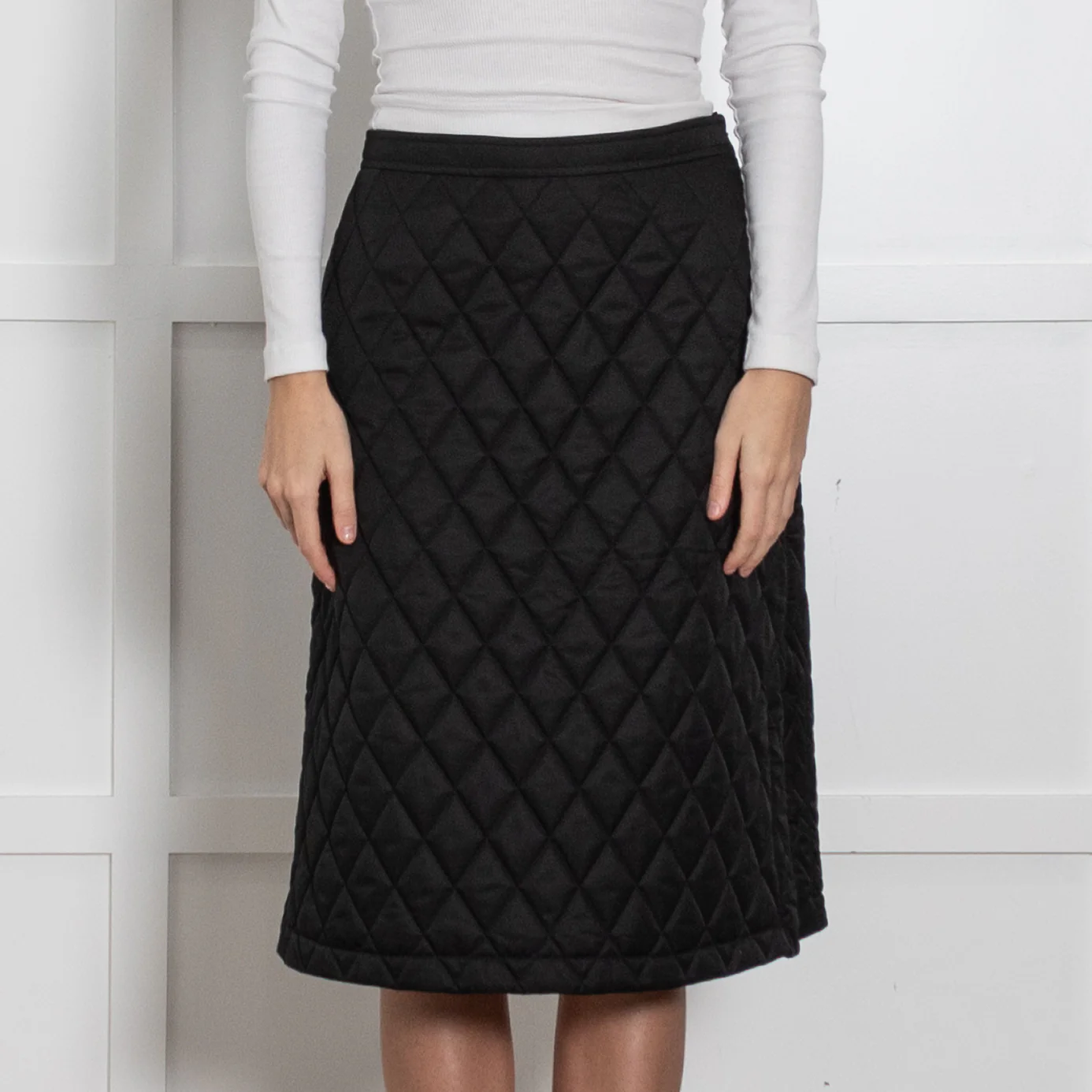Burberry Black Padded A Line Knee Length Skirt - Image 2