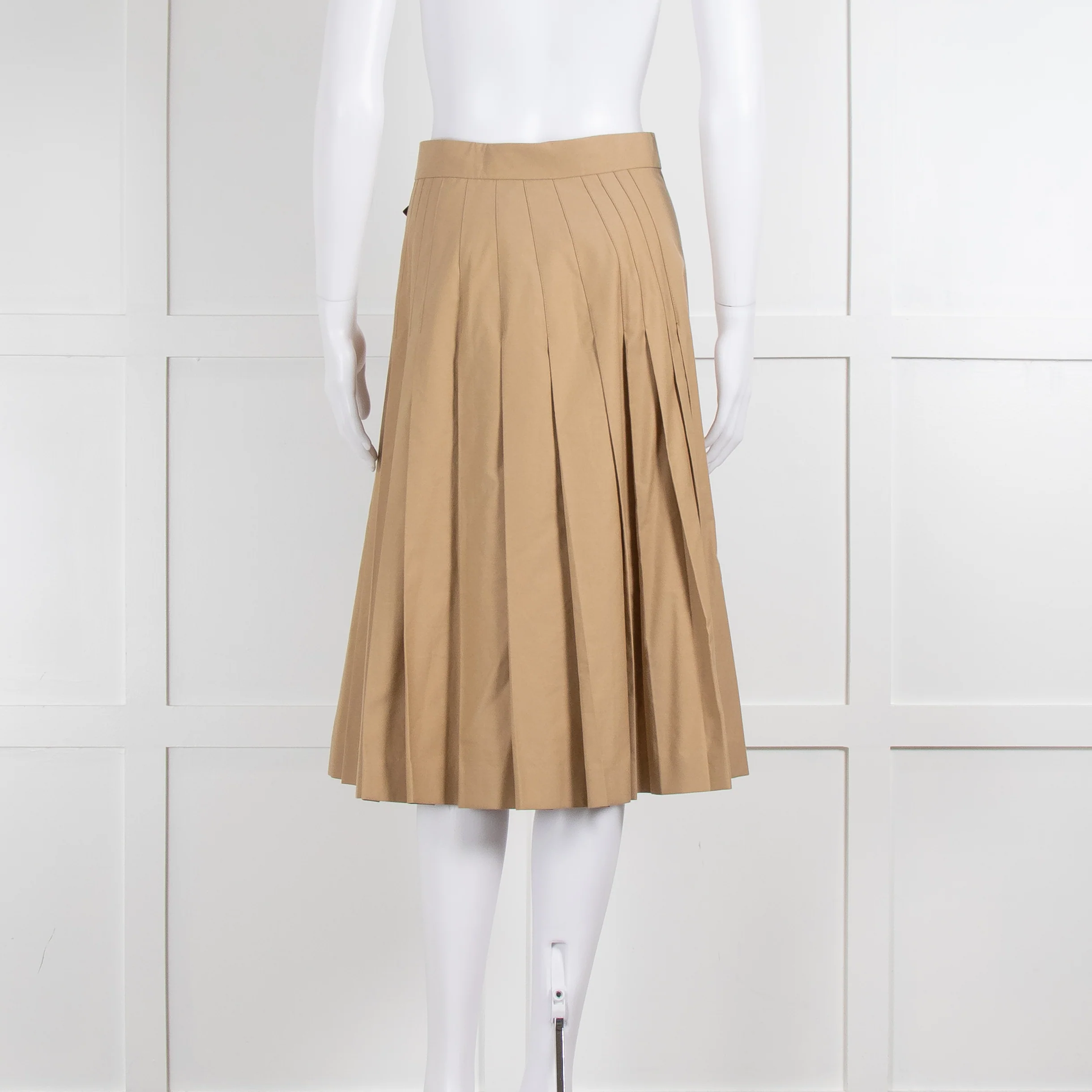 Burberry Camel Pleated Skirt with Buckle Fastenings - Image 5