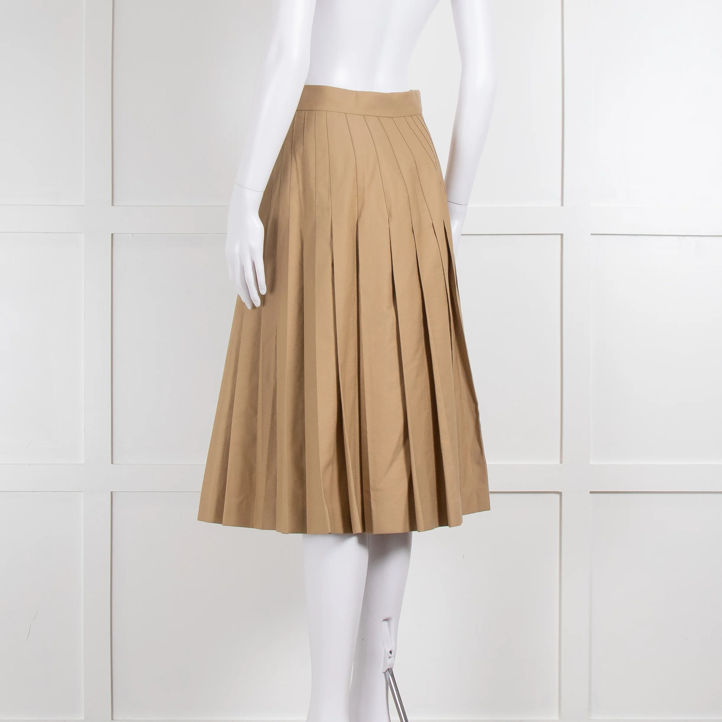 Burberry Camel Pleated Skirt with Buckle Fastenings - Image 6