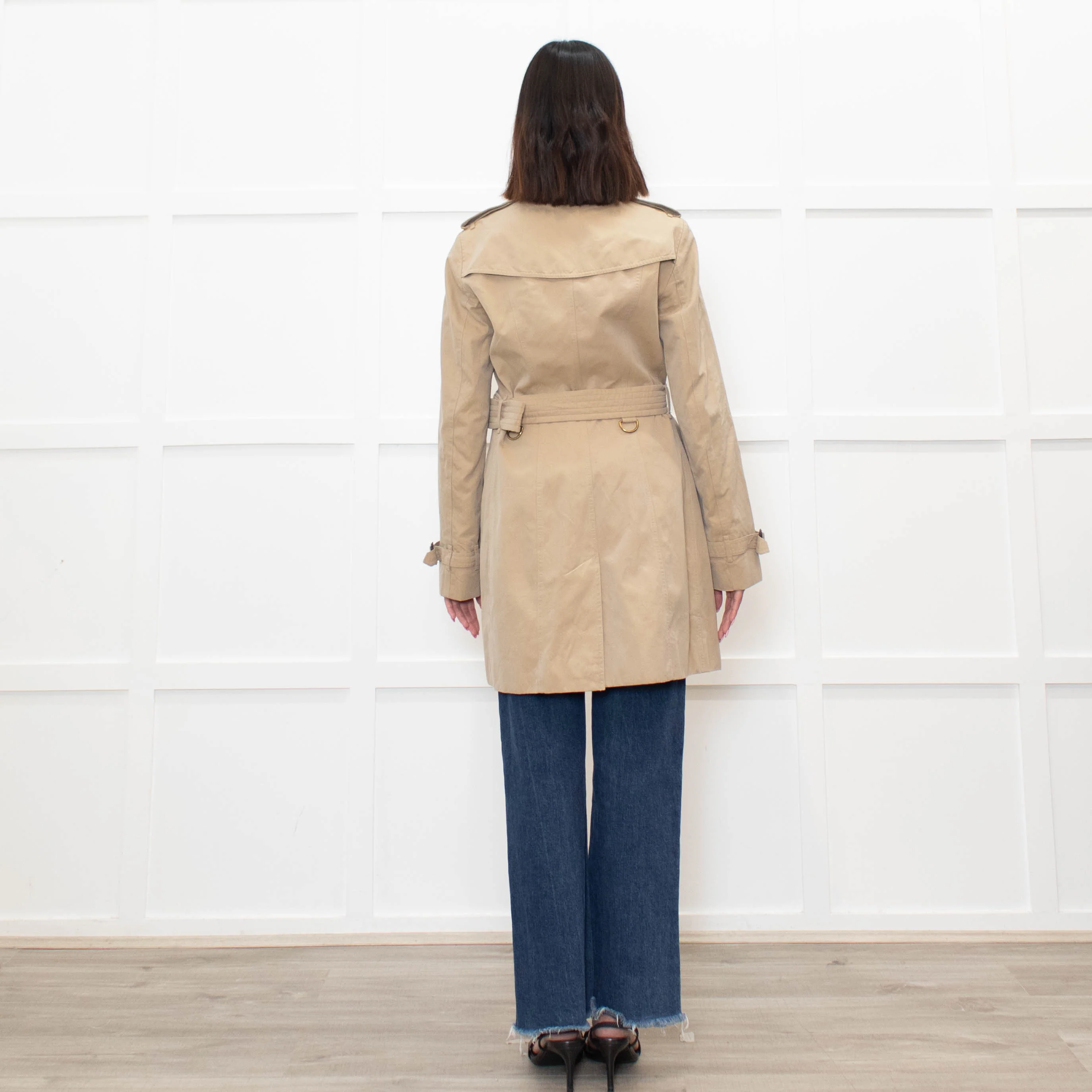 Burberry Neutral Beige Belted Short Trench Coat - Image 5