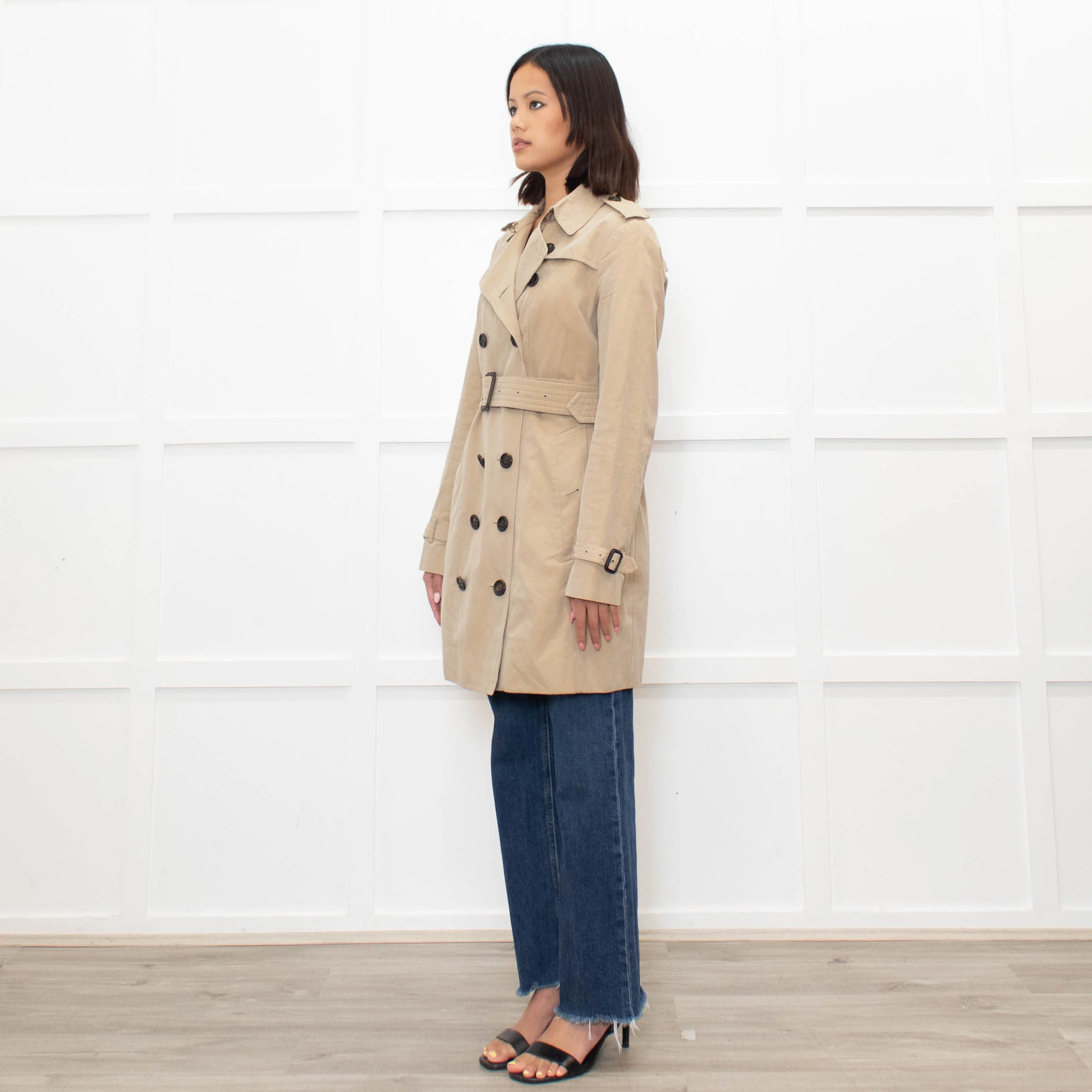 Burberry Neutral Beige Belted Short Trench Coat - Image 7